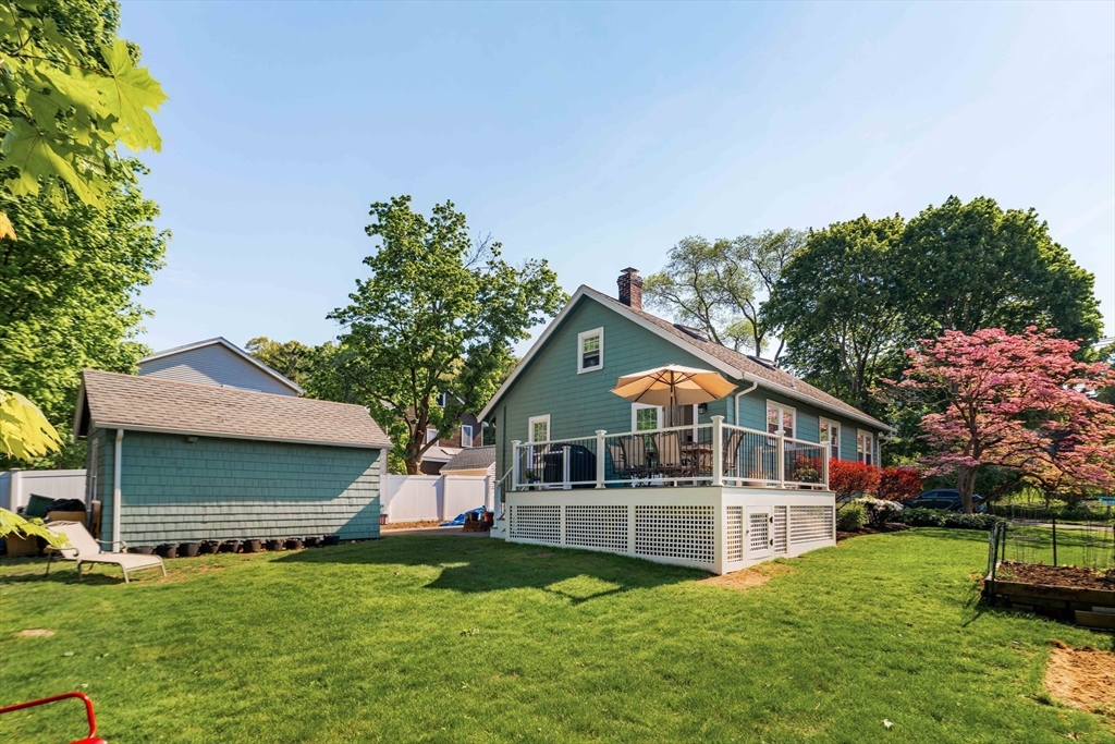 54 Endicott Rd