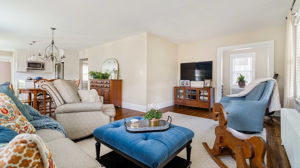 54 Endicott Rd