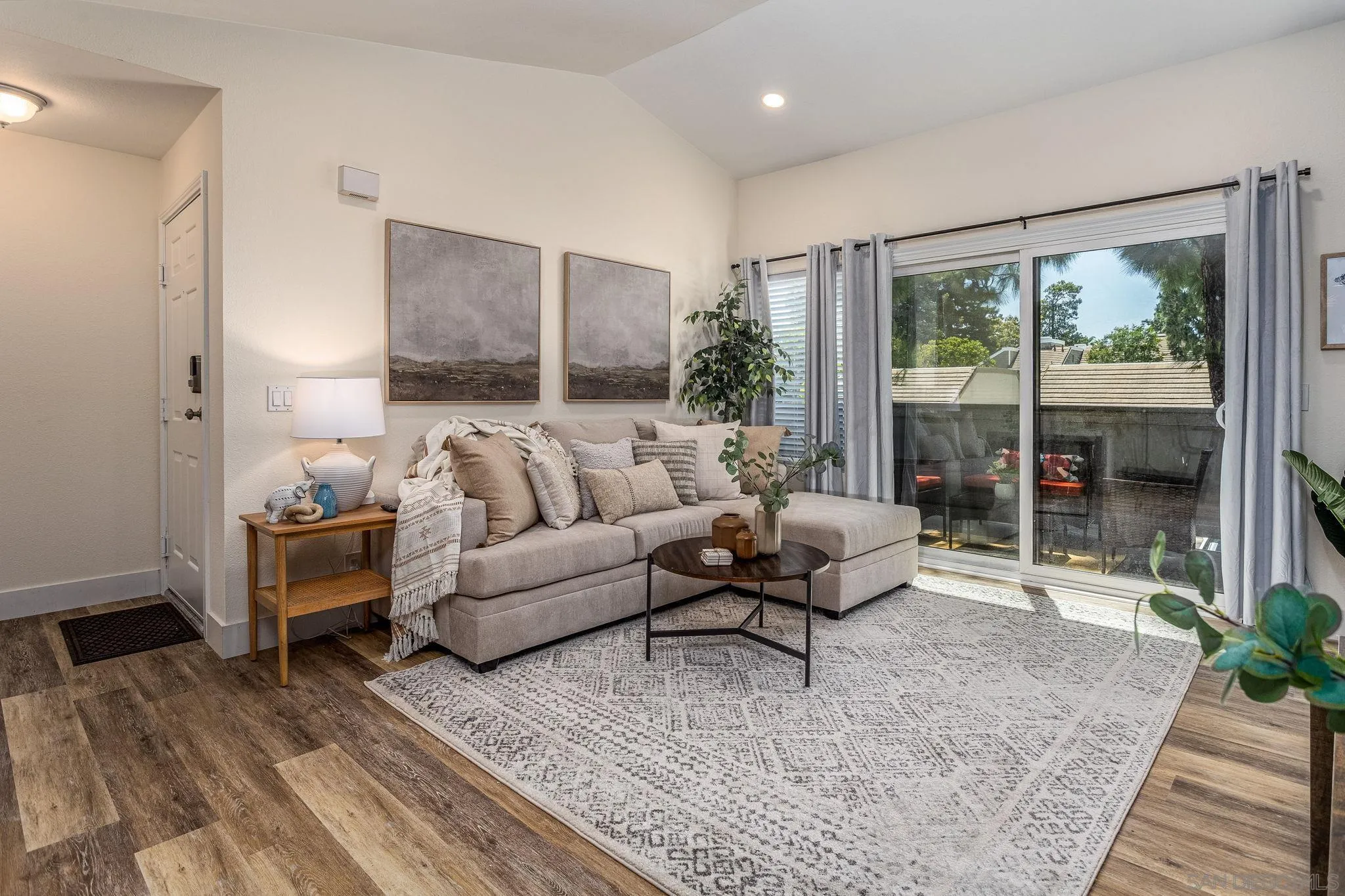 1059 Shadowridge Dr Unit 12