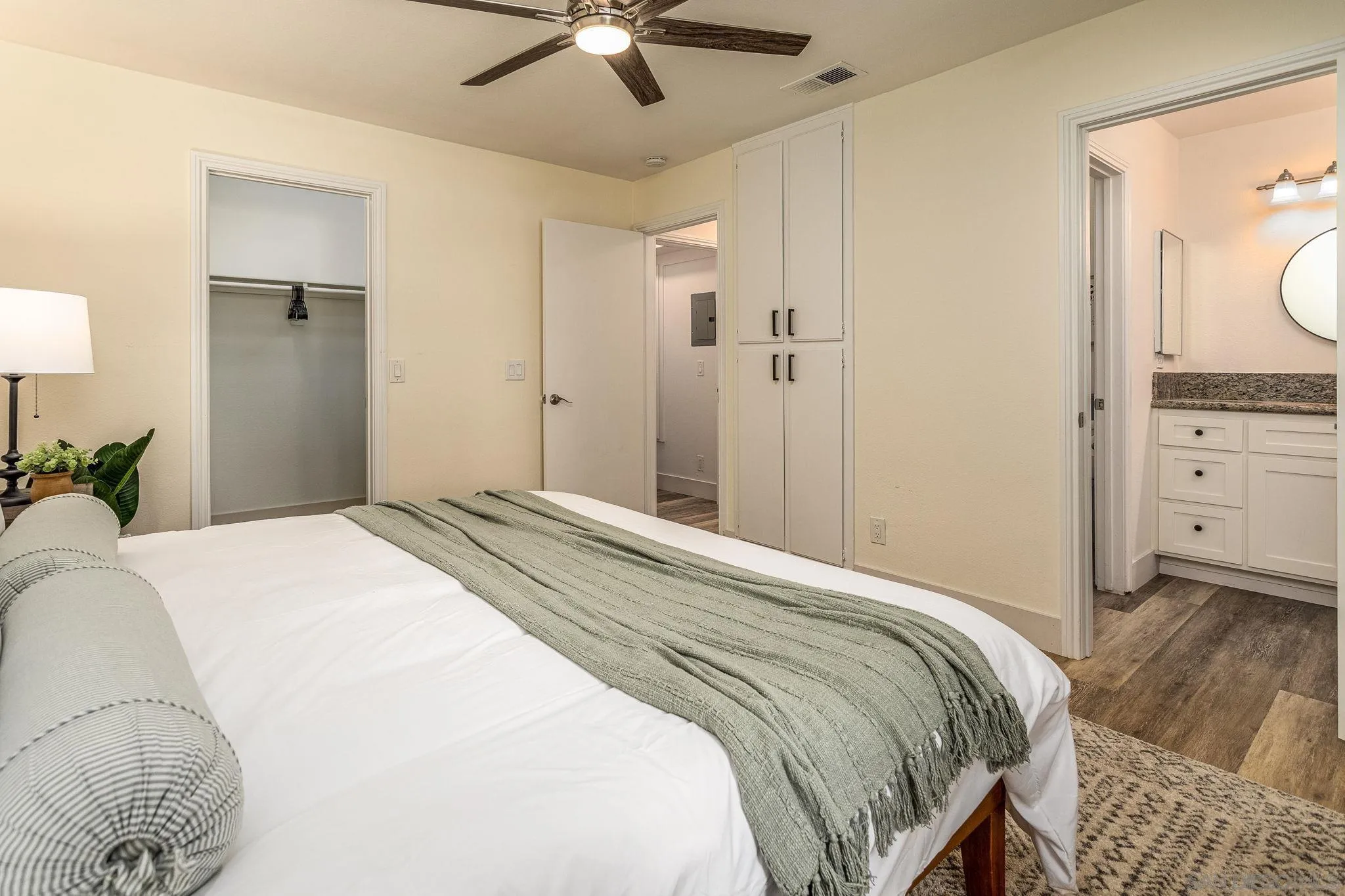 1059 Shadowridge Dr Unit 12