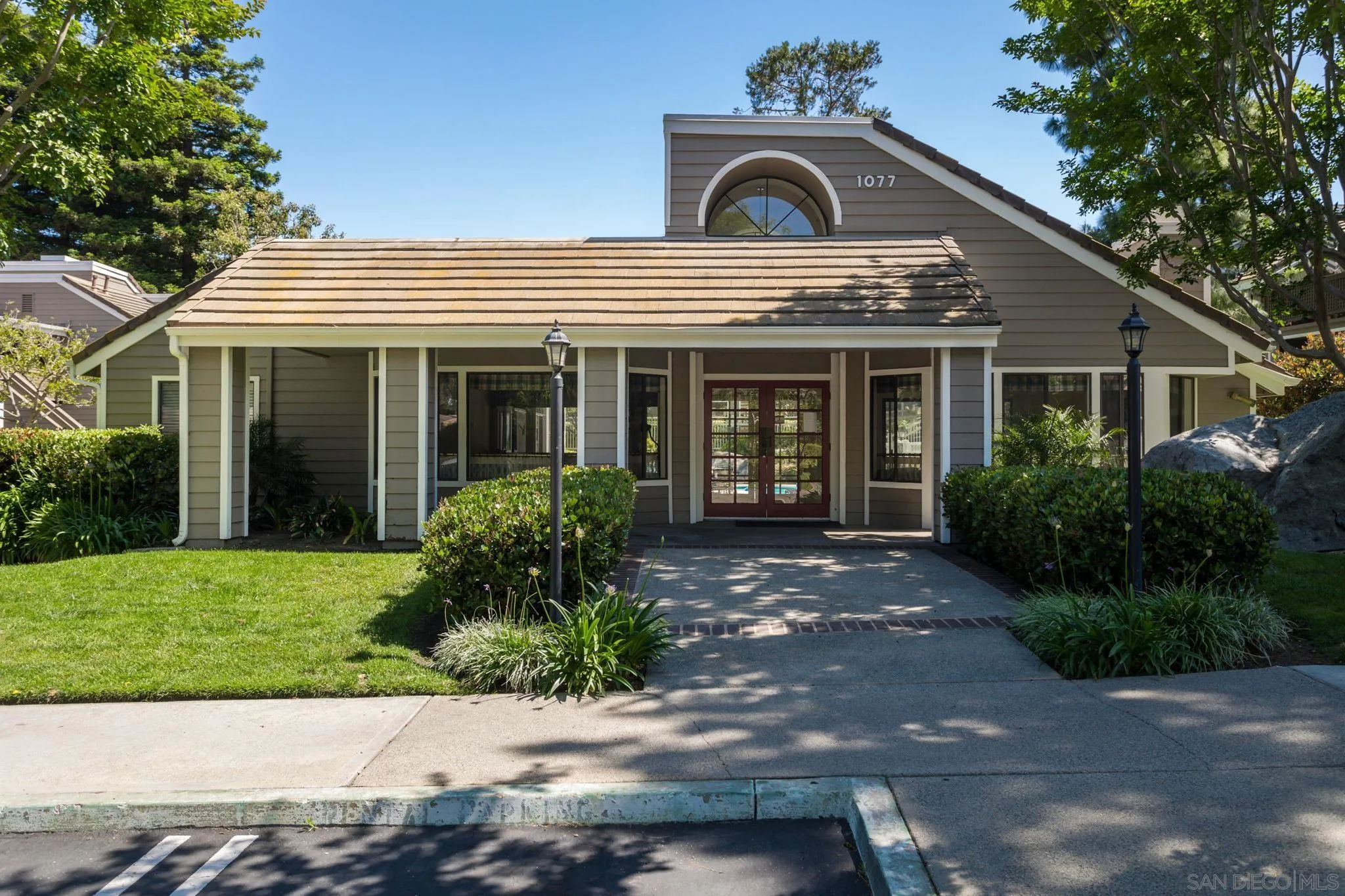 1059 Shadowridge Dr Unit 12