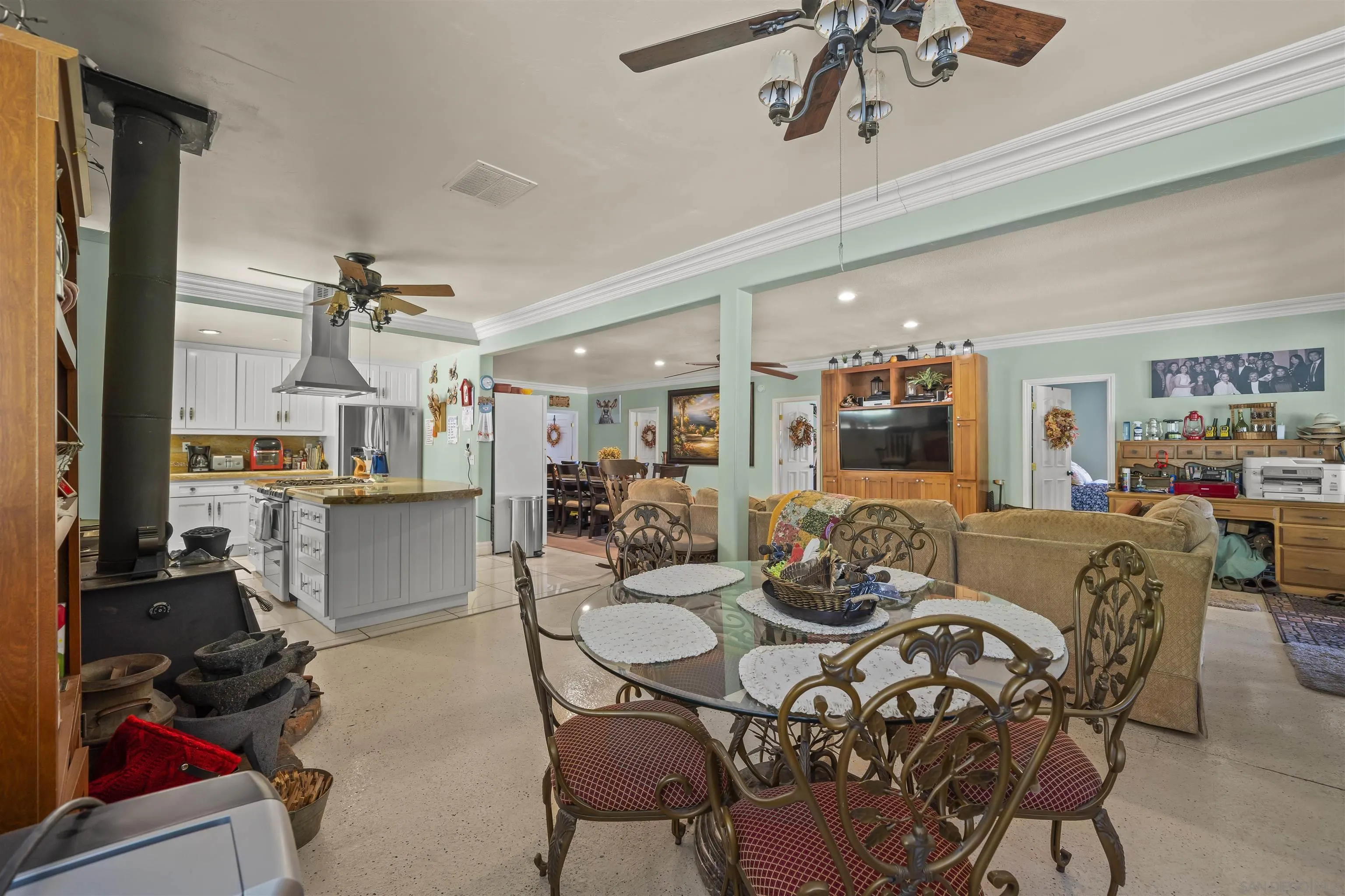 2464 Wynola Rd