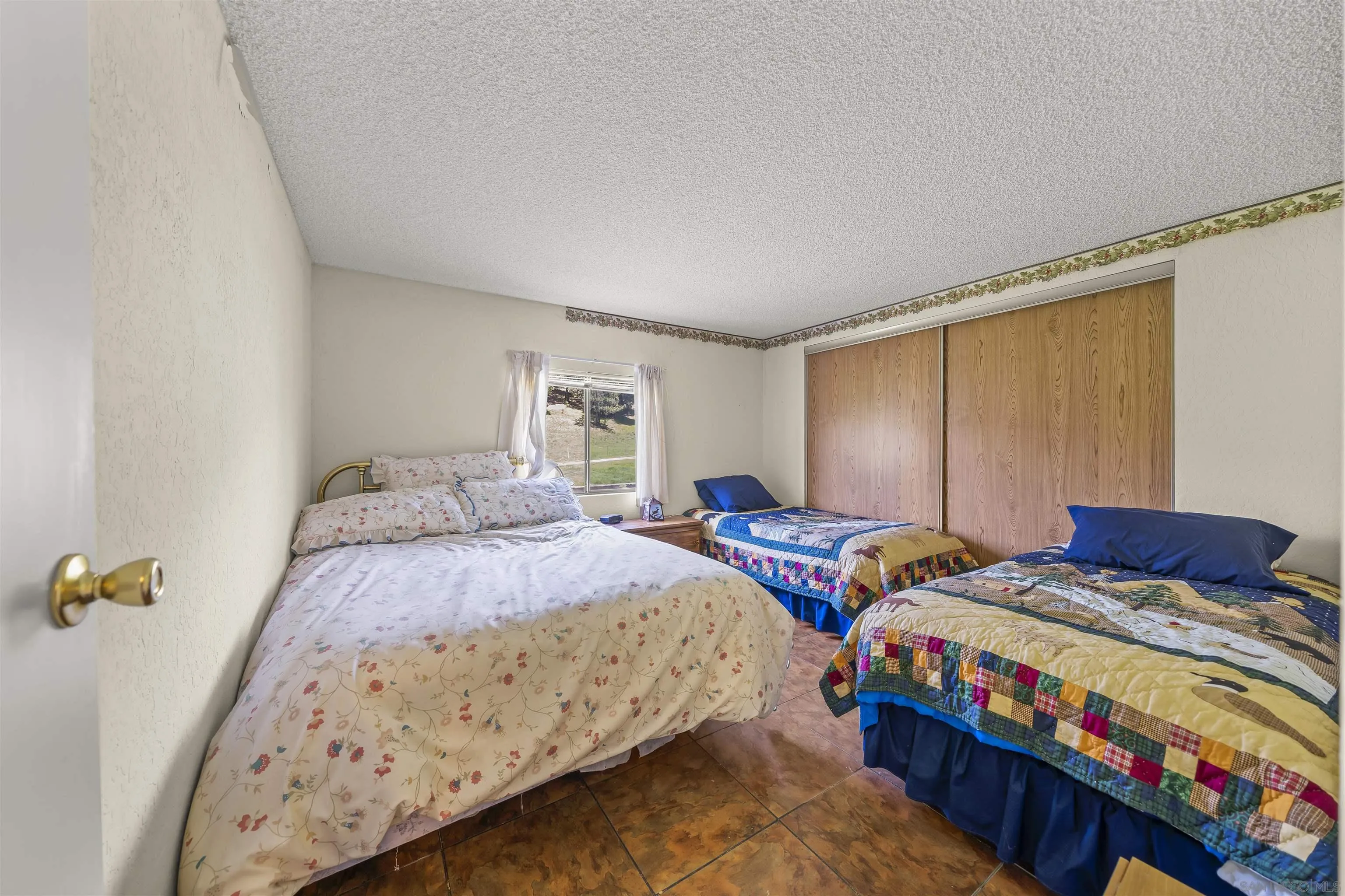 2464 Wynola Rd