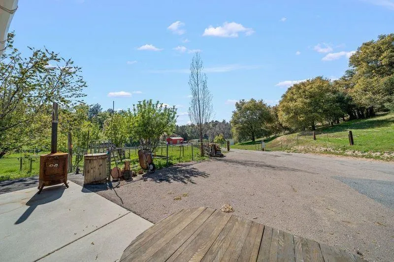 2464 Wynola Rd