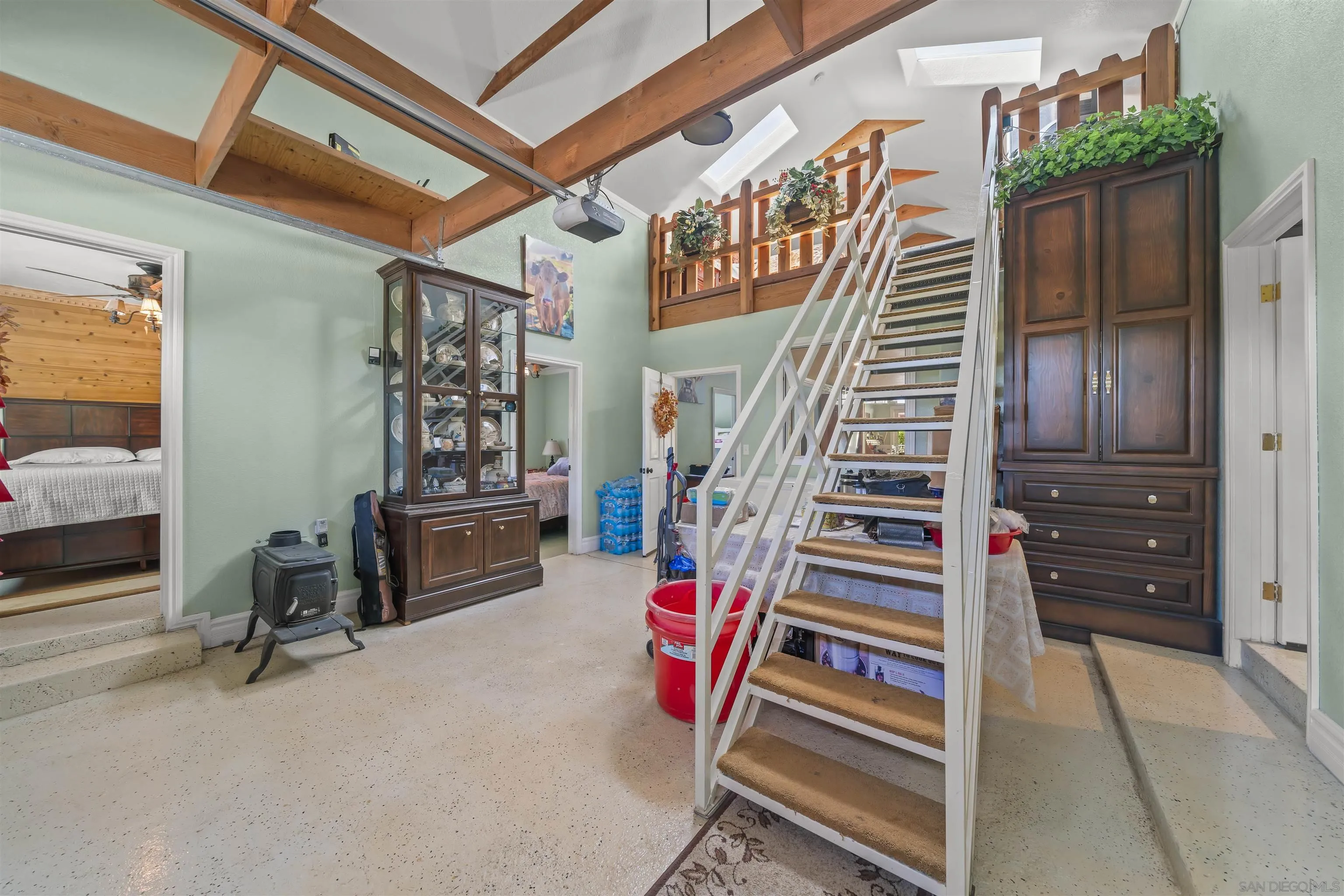2464 Wynola Rd