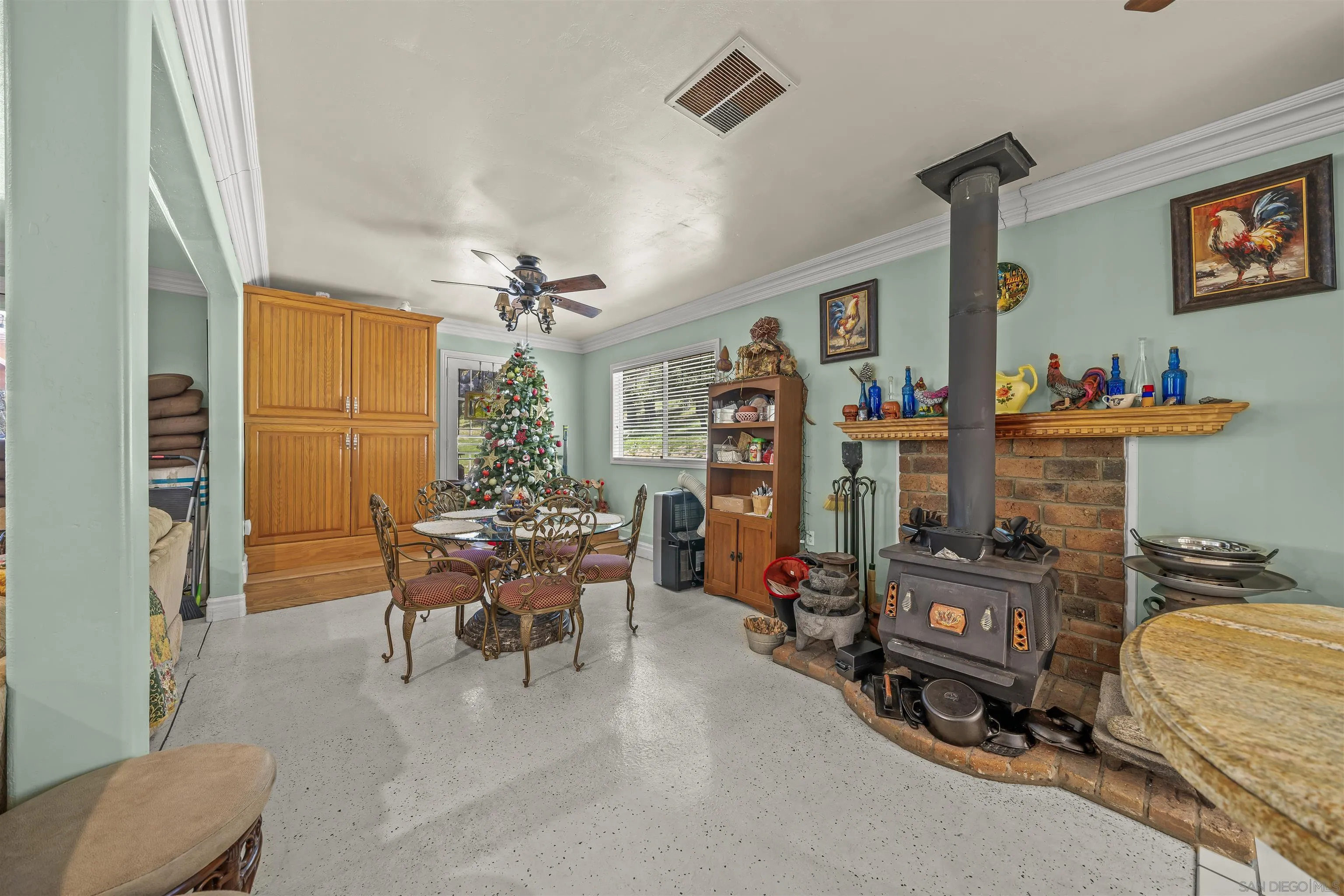 2464 Wynola Rd
