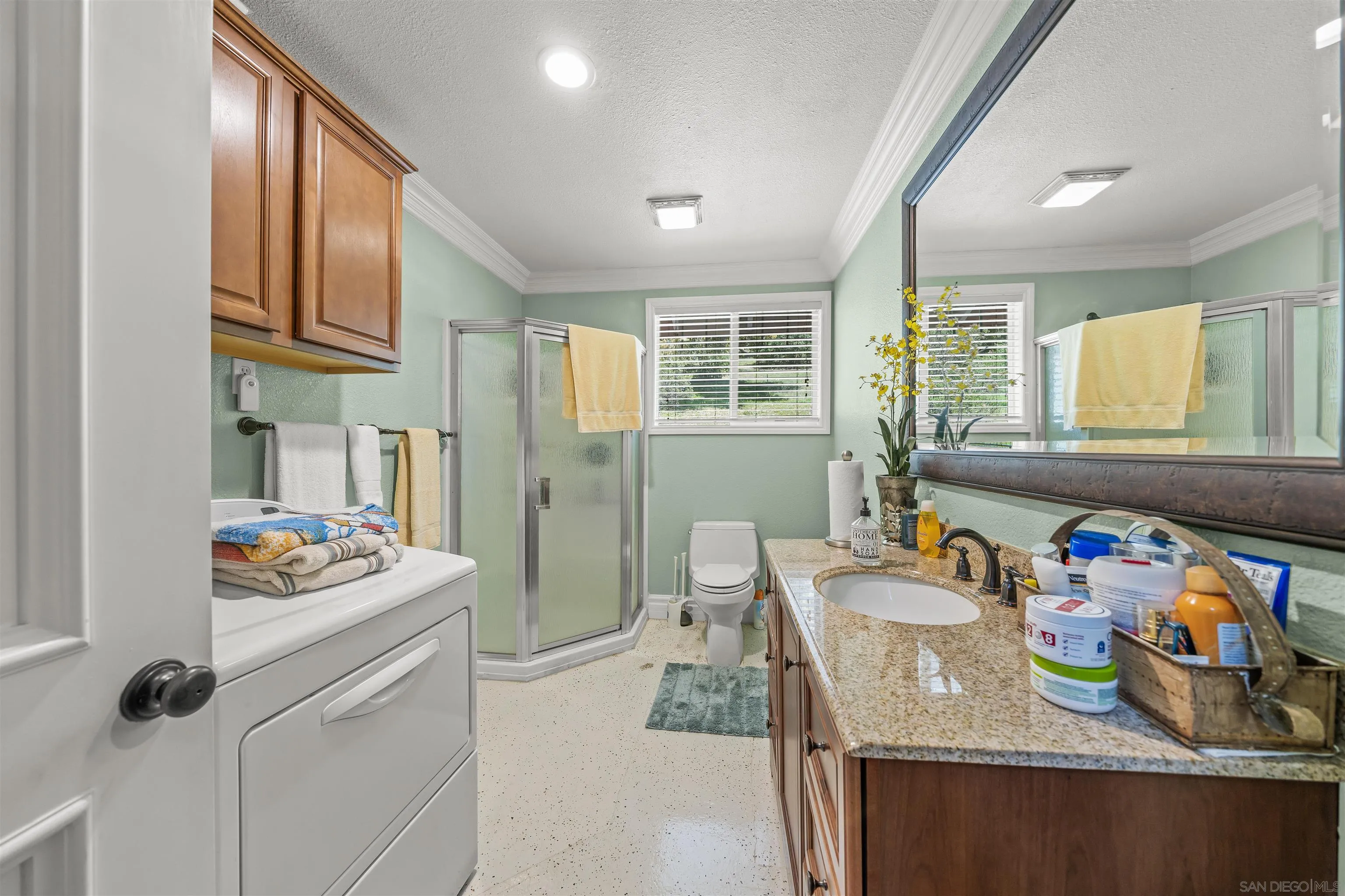 2464 Wynola Rd