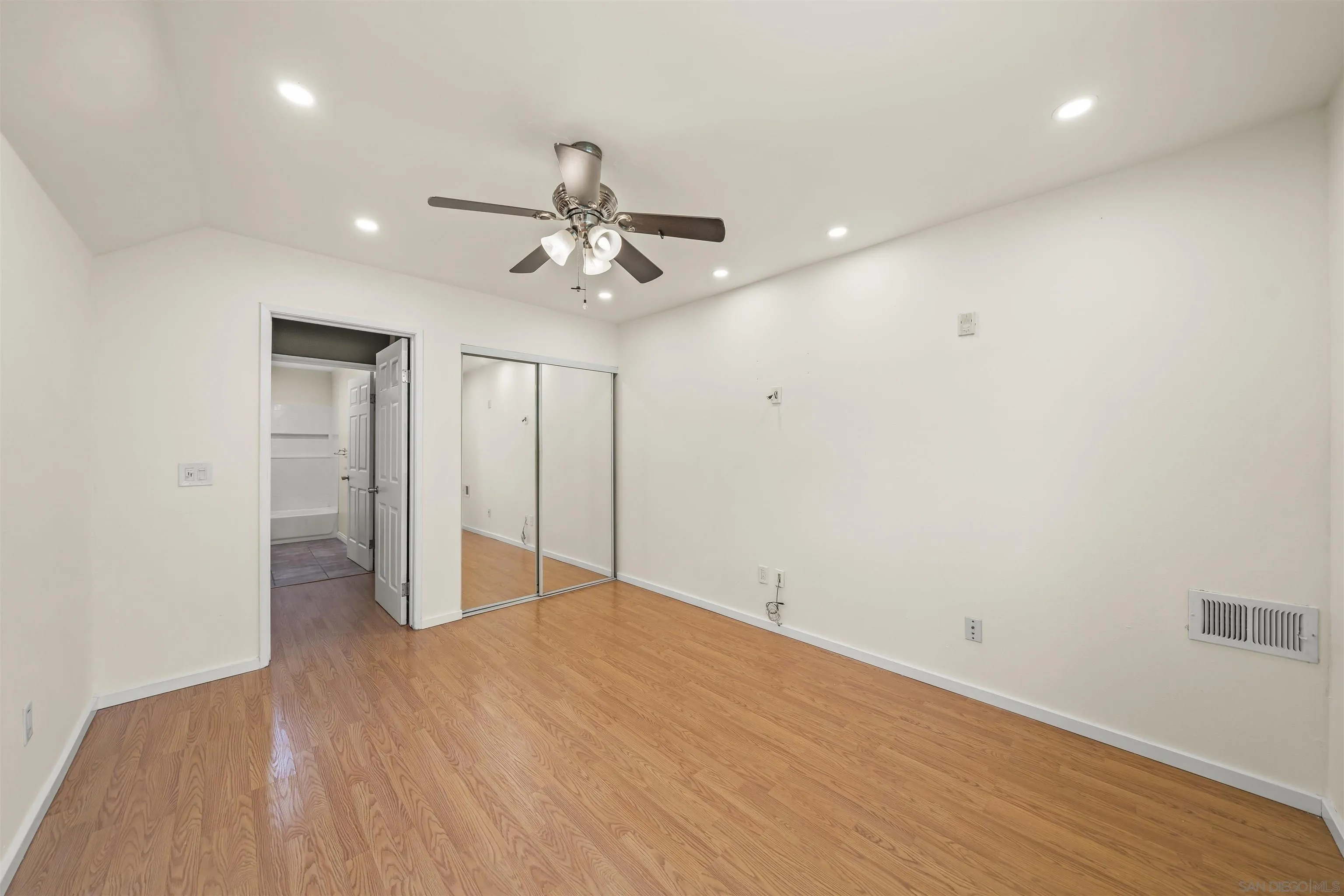 6131 Rancho Mission Rd Unit 113