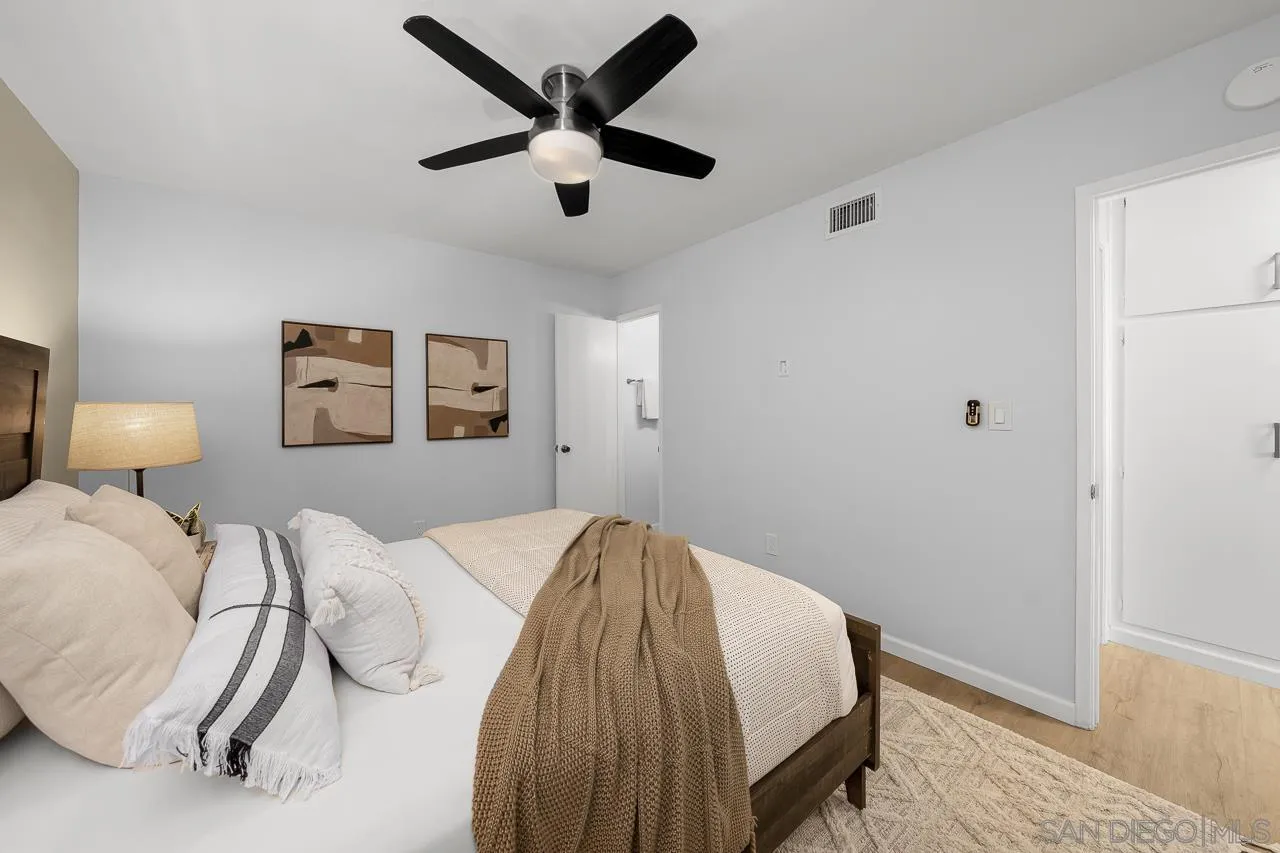 5856 Cowles Mountain Blvd