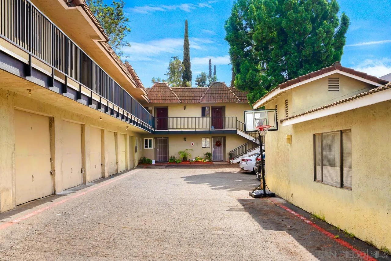 1257 E Grand Ave Unit D, Escondido Unit: D