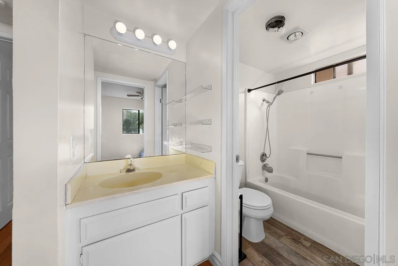 1257 E Grand Ave Unit D, Escondido Unit: D