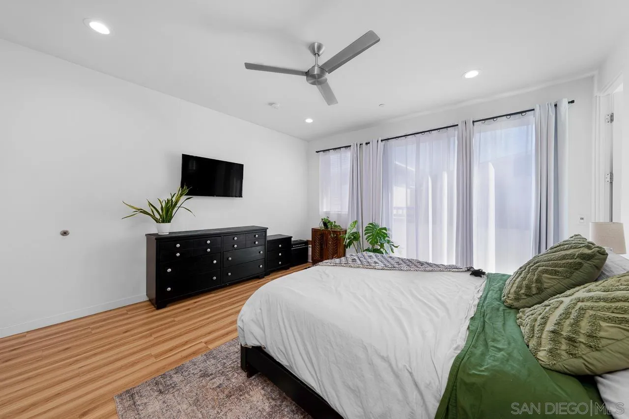 1166 Holly Avenue Unit 3