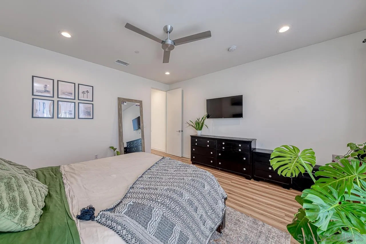 1166 Holly Avenue Unit 3