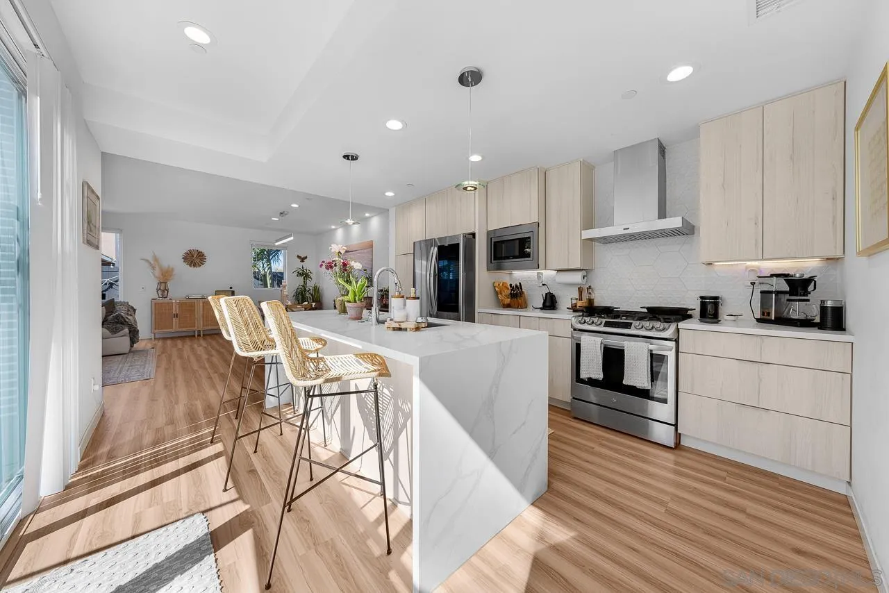 1166 Holly Avenue Unit 3