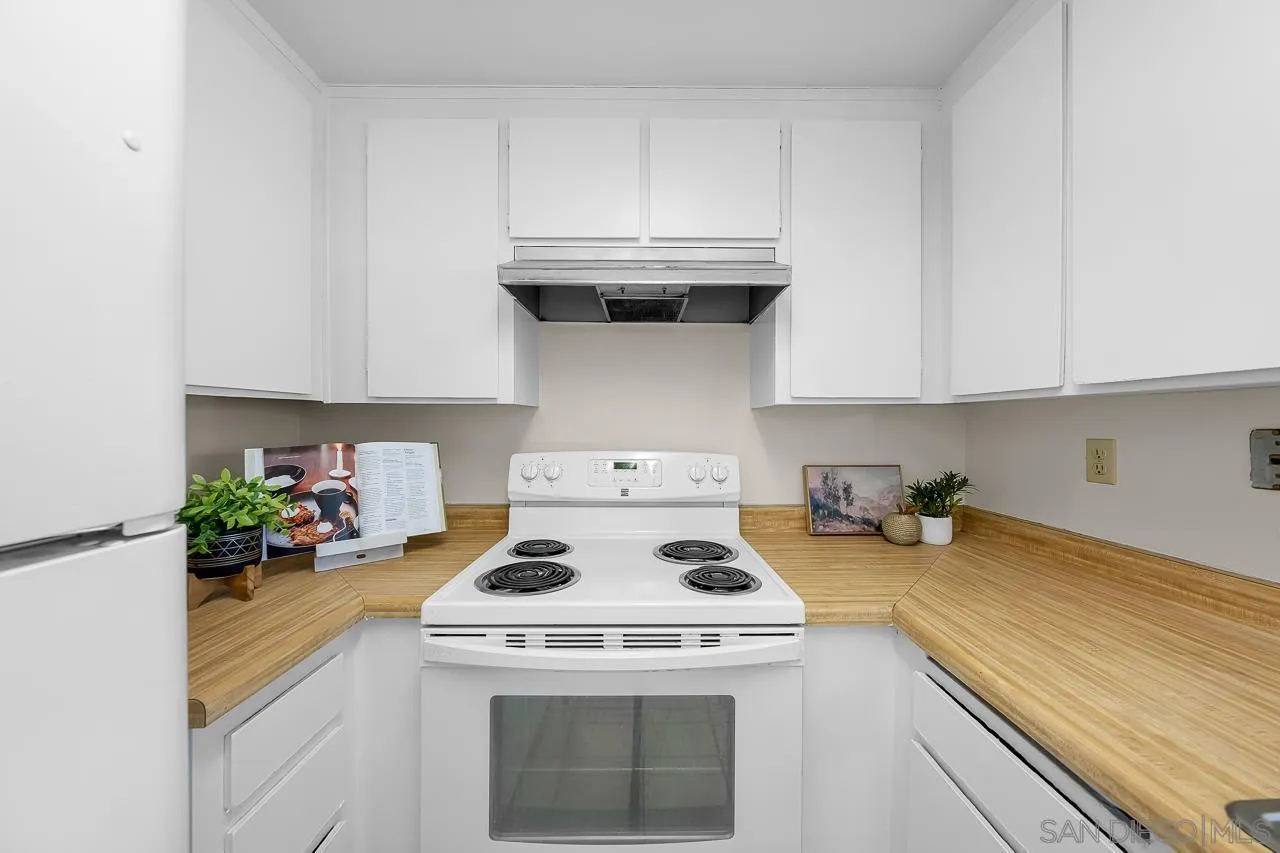 995 Amistad Pl Unit D