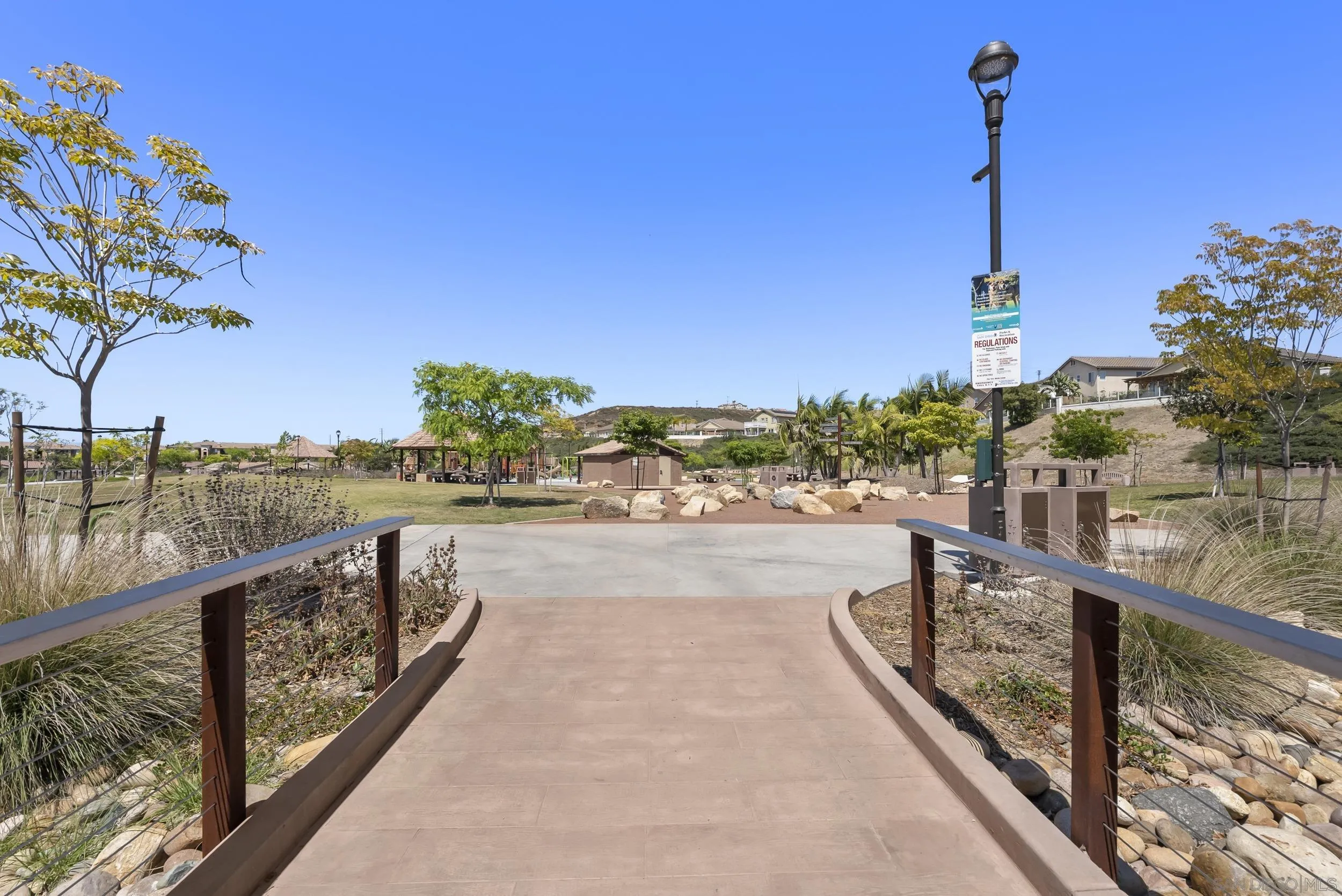 1562 Paseo Aurora