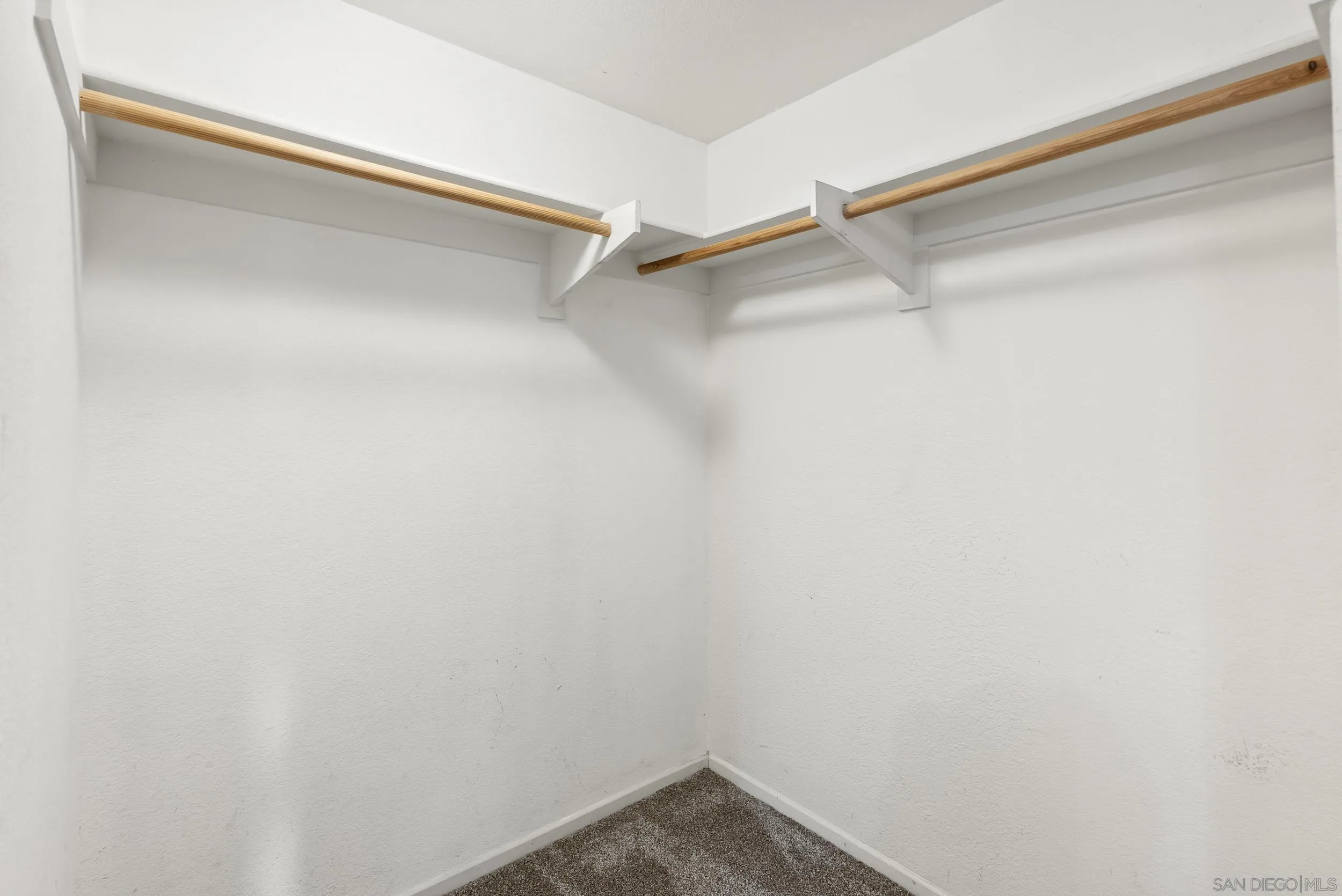 1562 Paseo Aurora