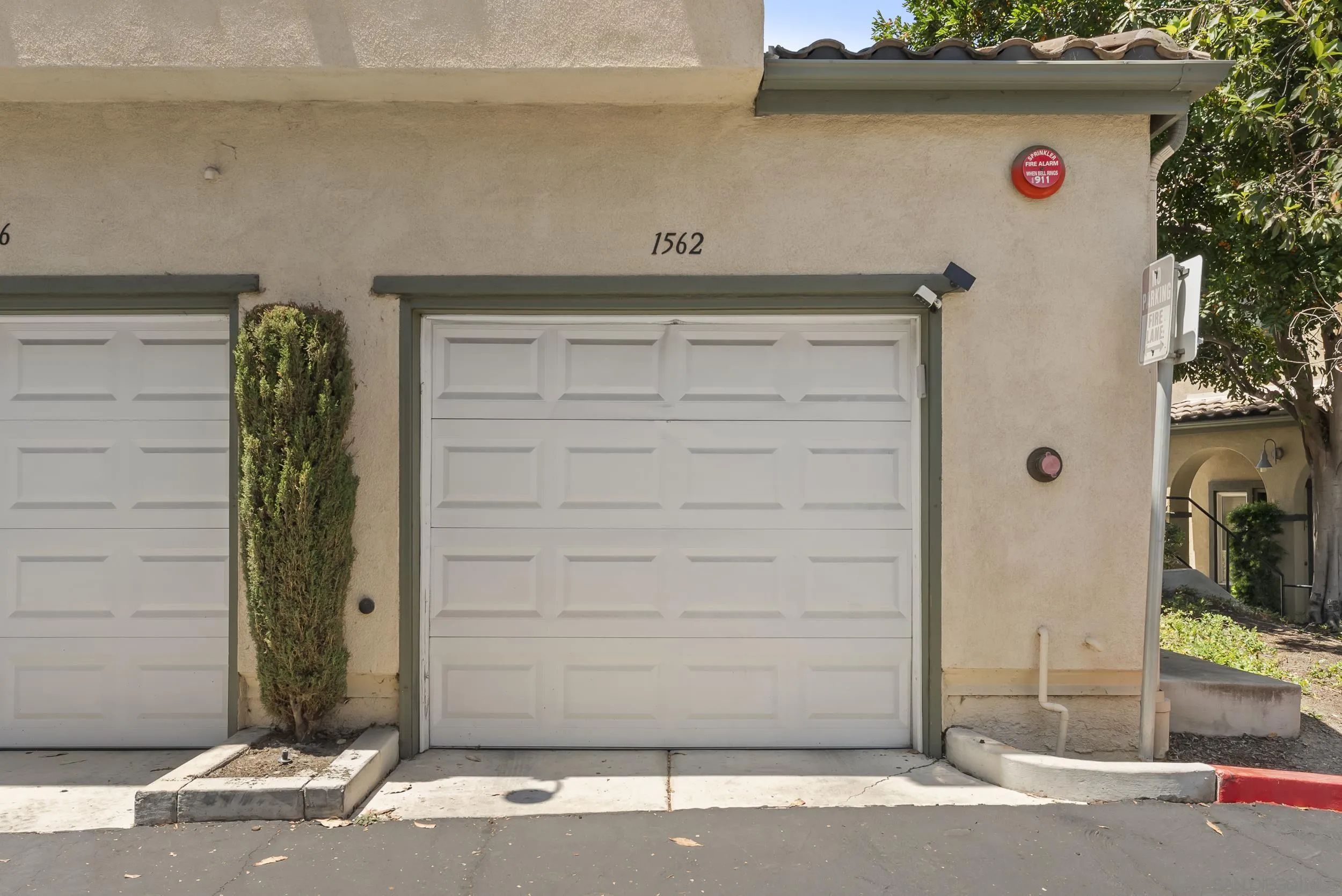 1562 Paseo Aurora