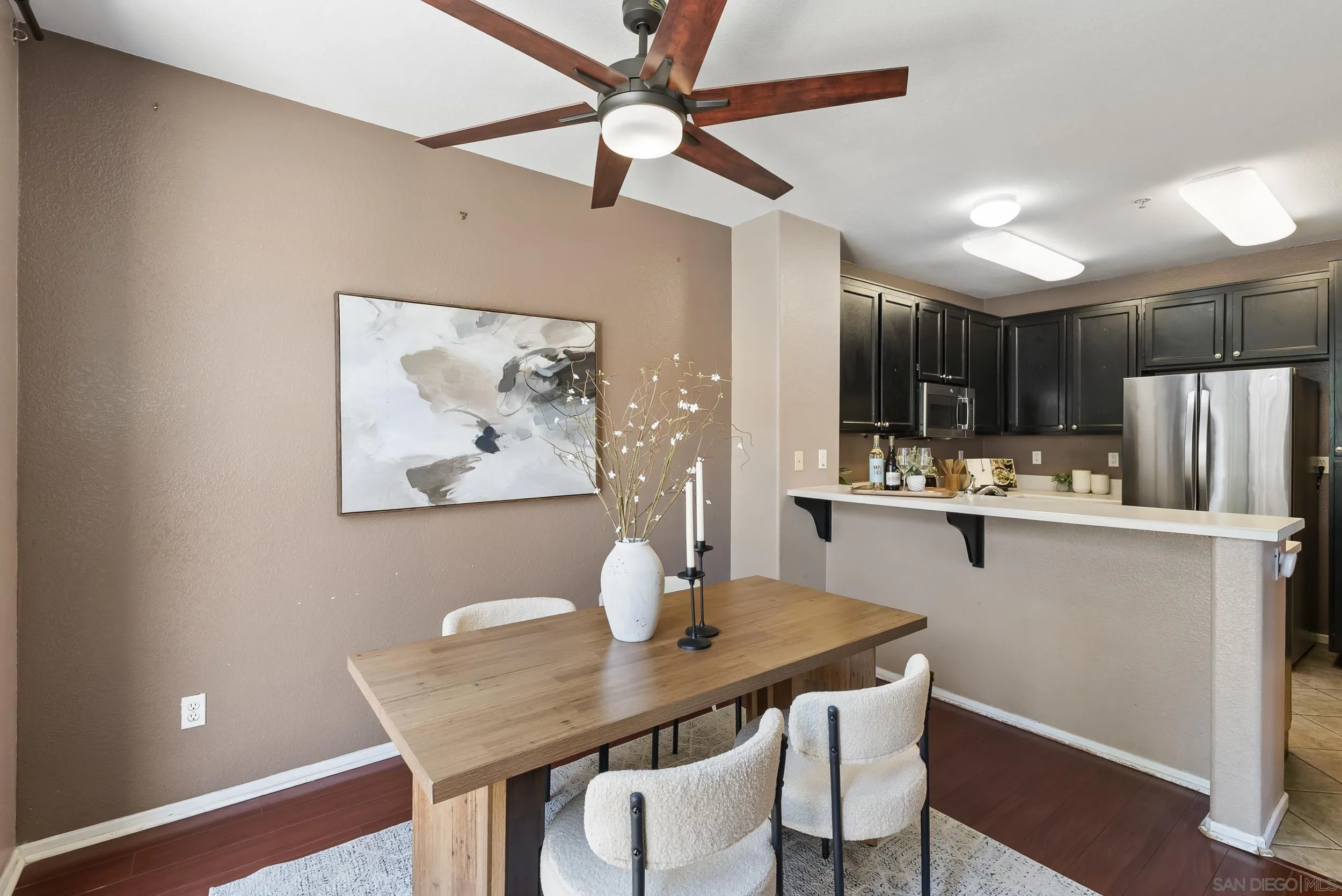 1562 Paseo Aurora