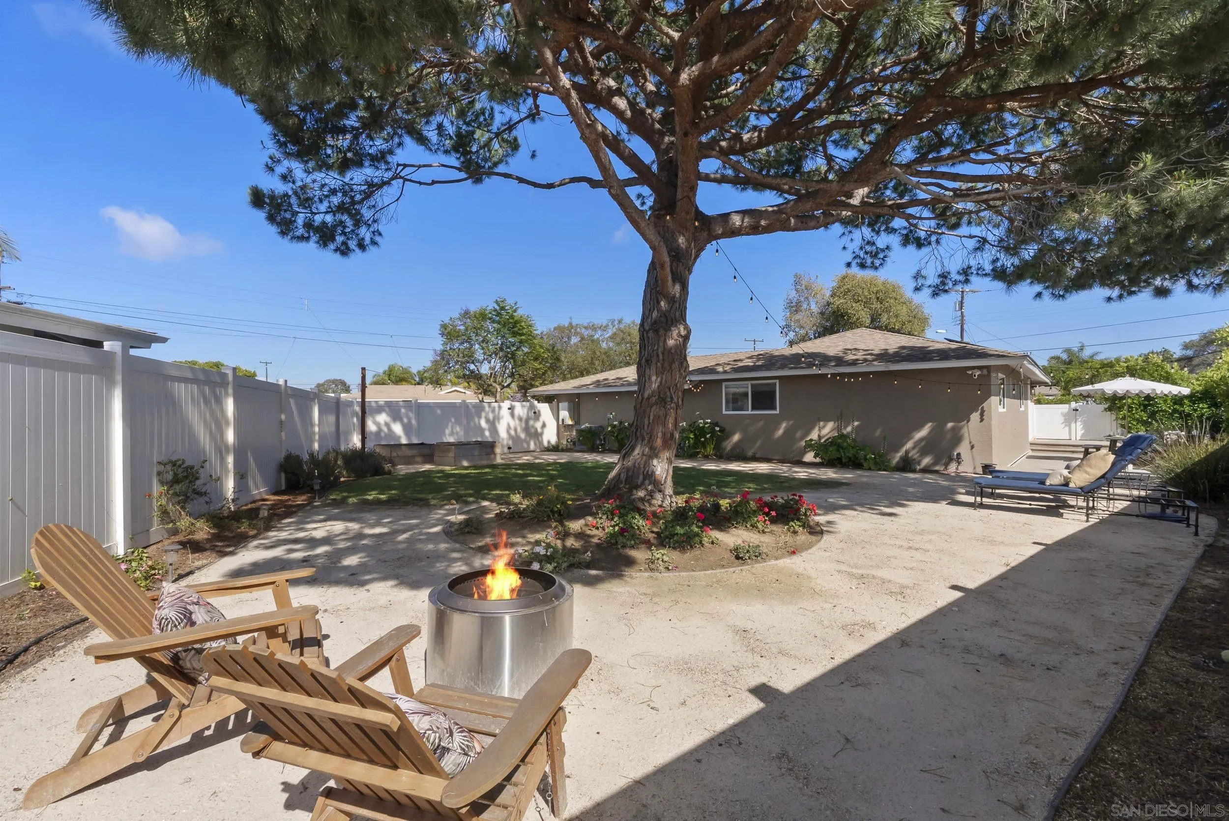 4454 Bertha Ct