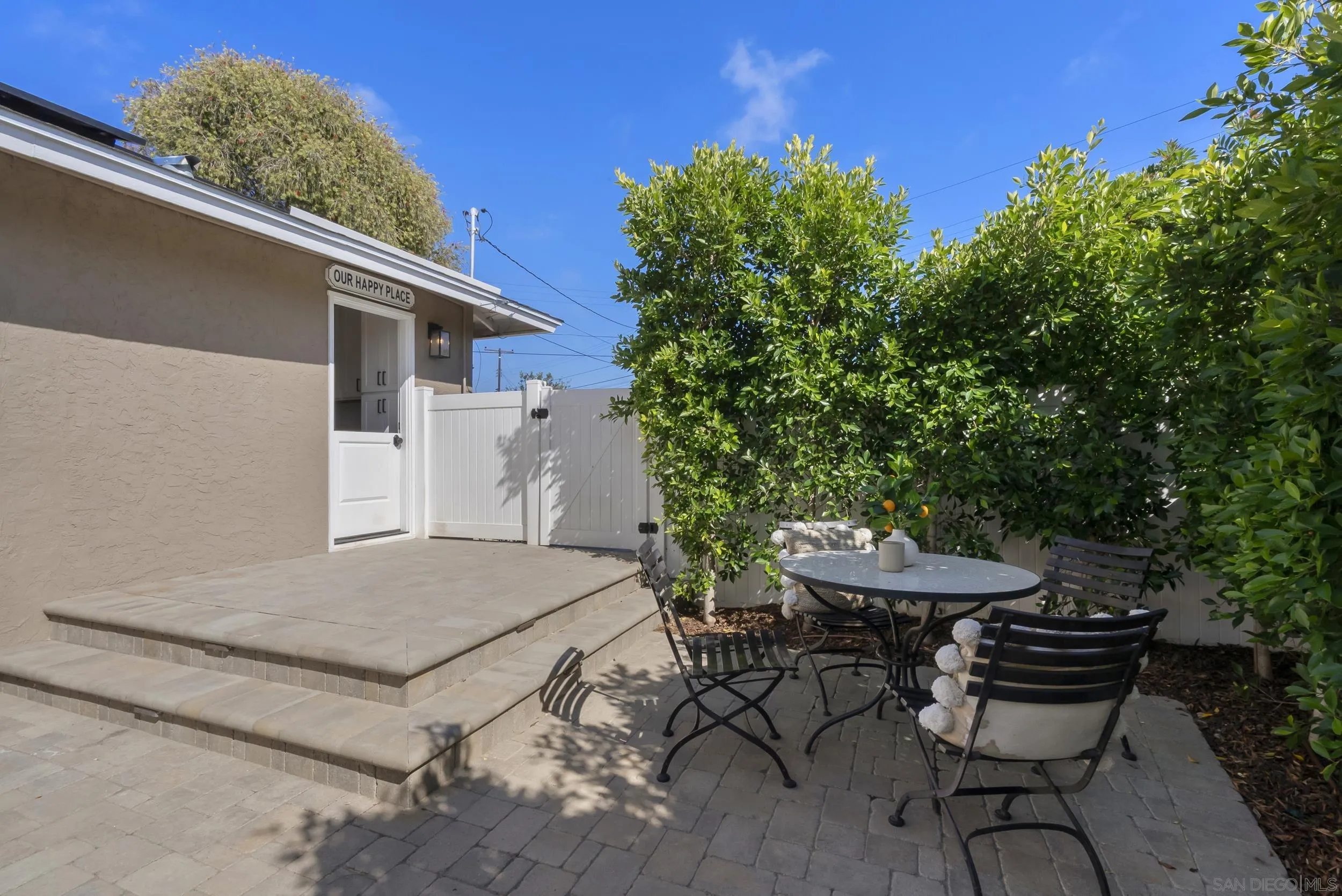 4454 Bertha Ct