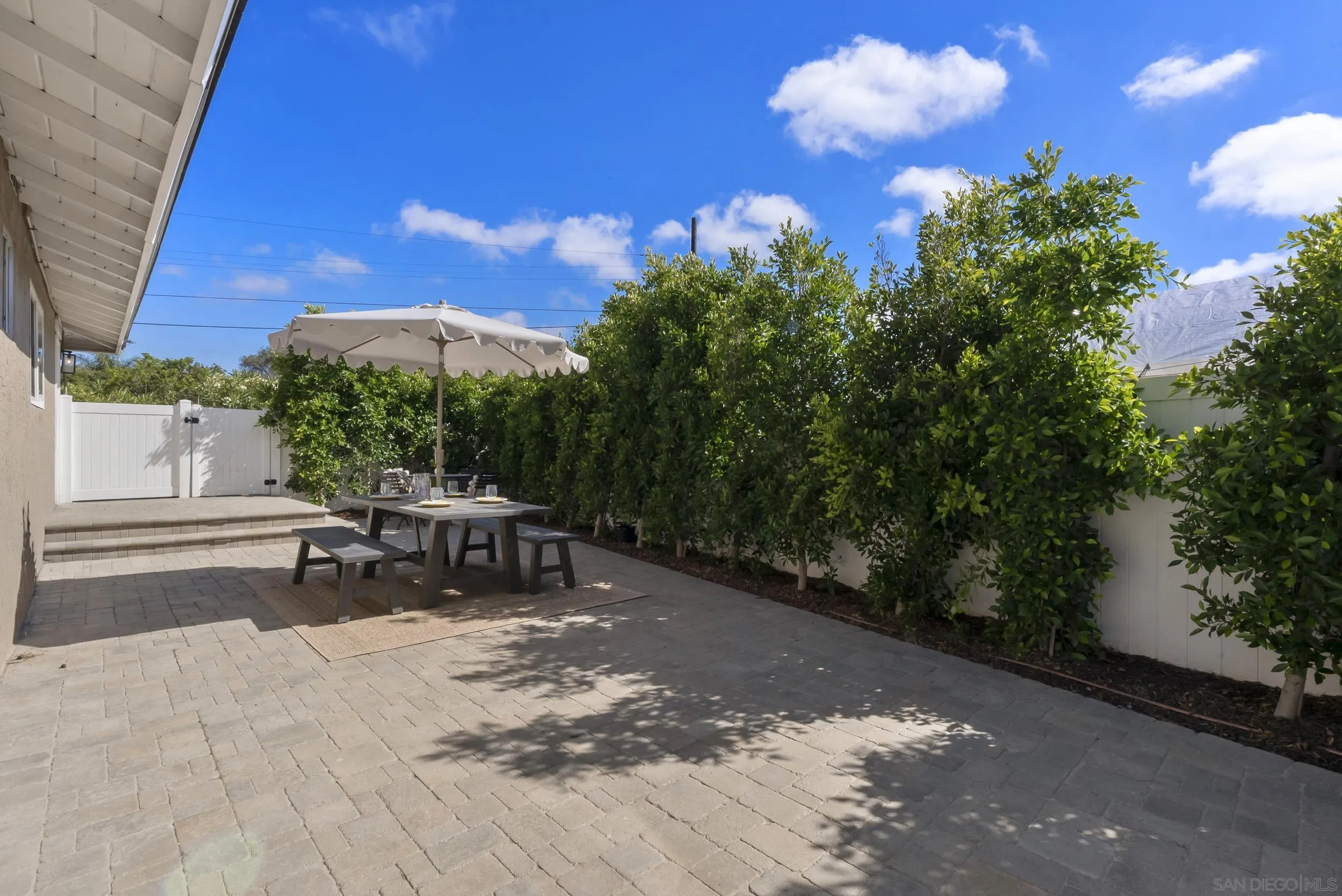 4454 Bertha Ct