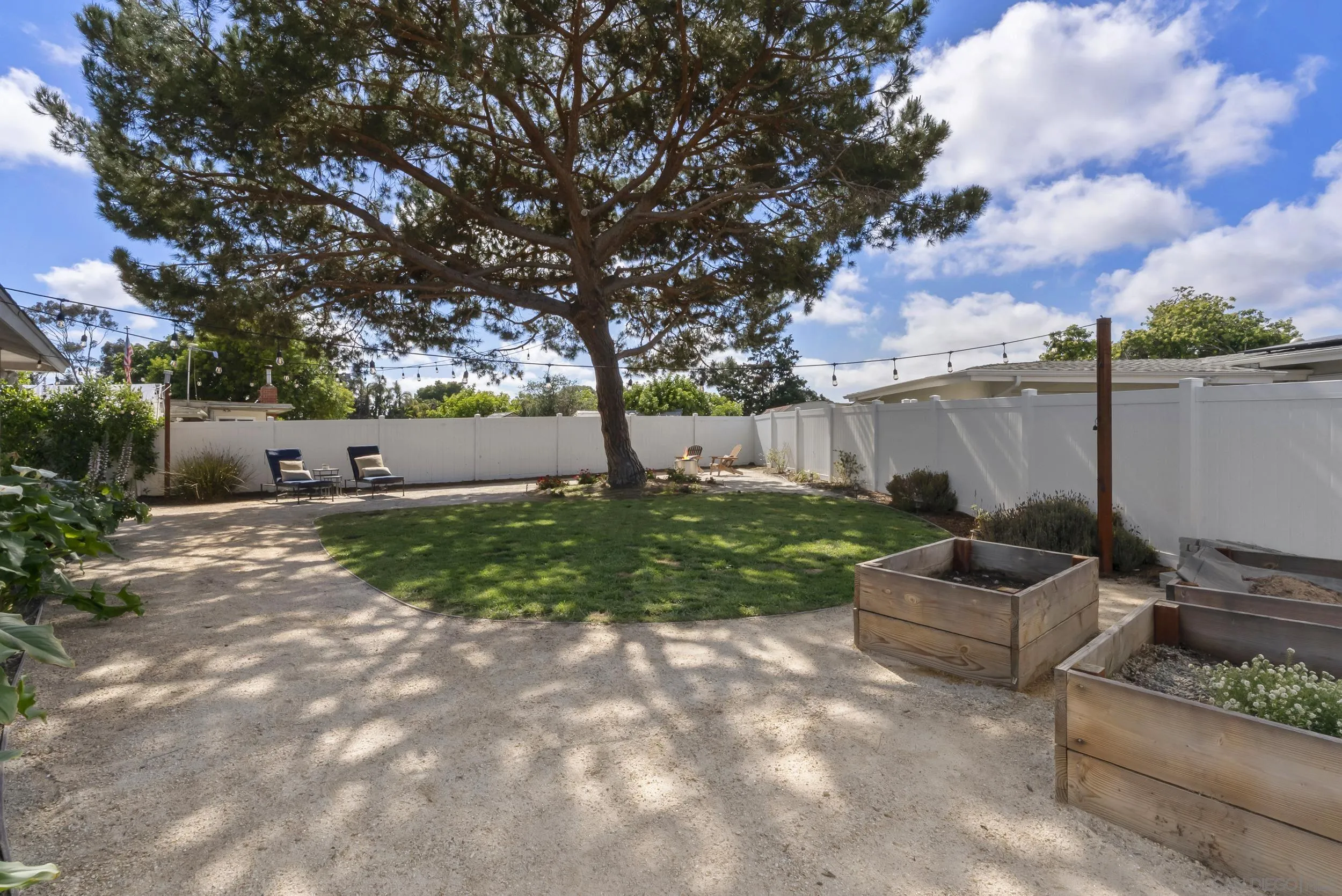 4454 Bertha Ct
