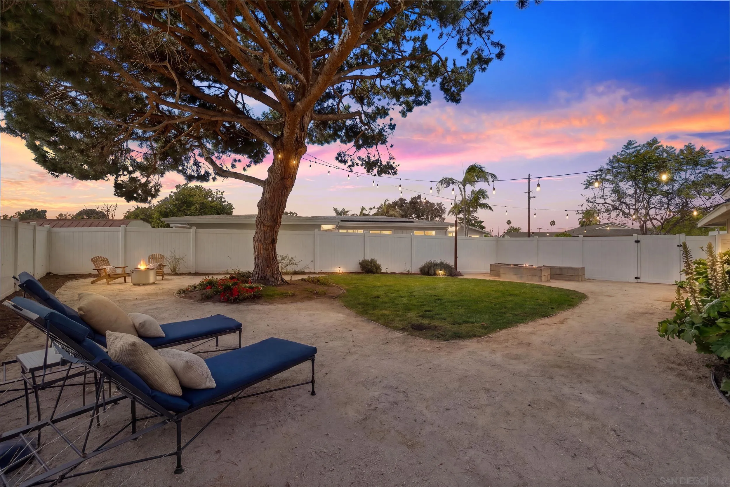 4454 Bertha Ct