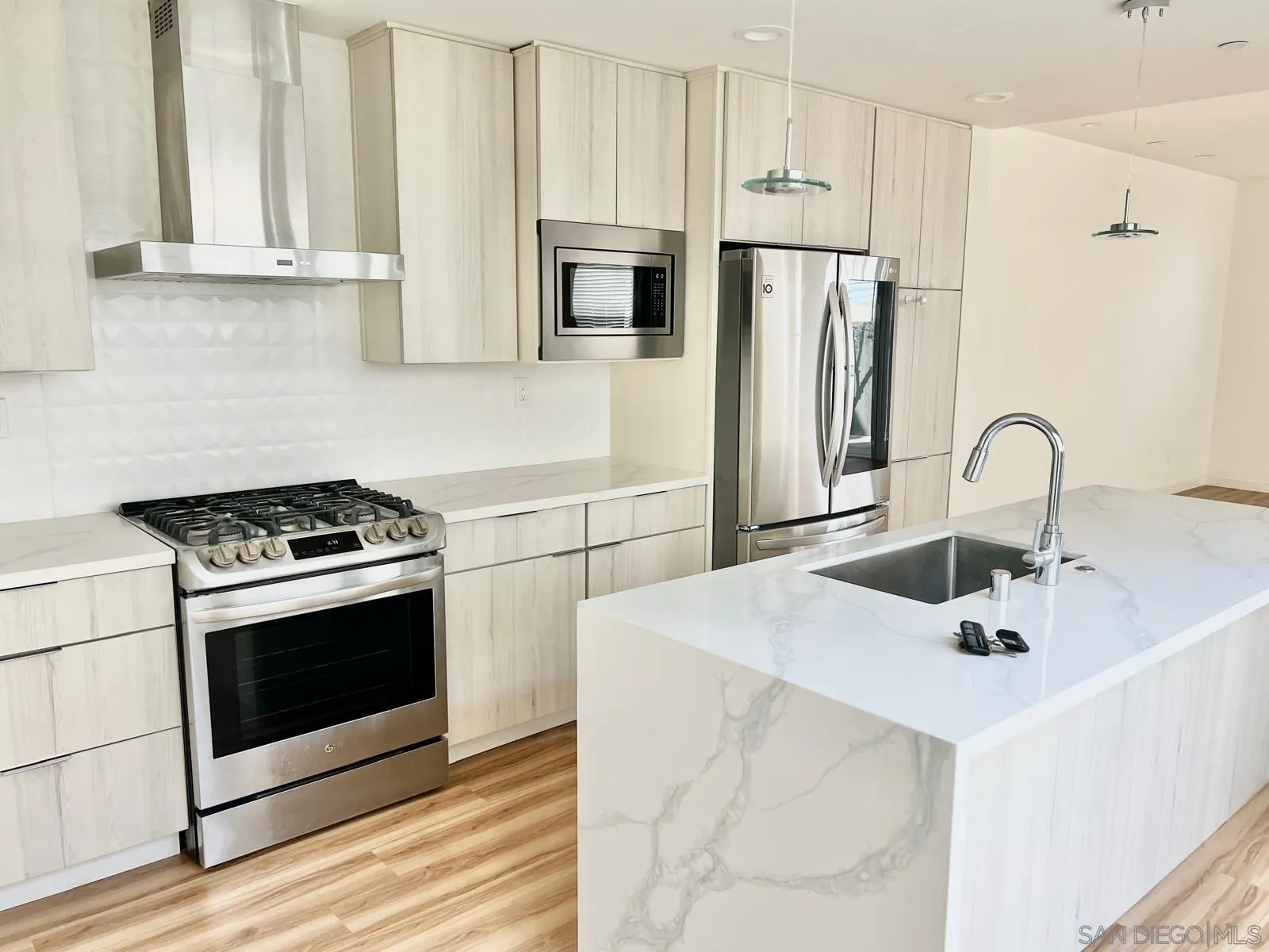 1166 Holly Avenue Unit 13