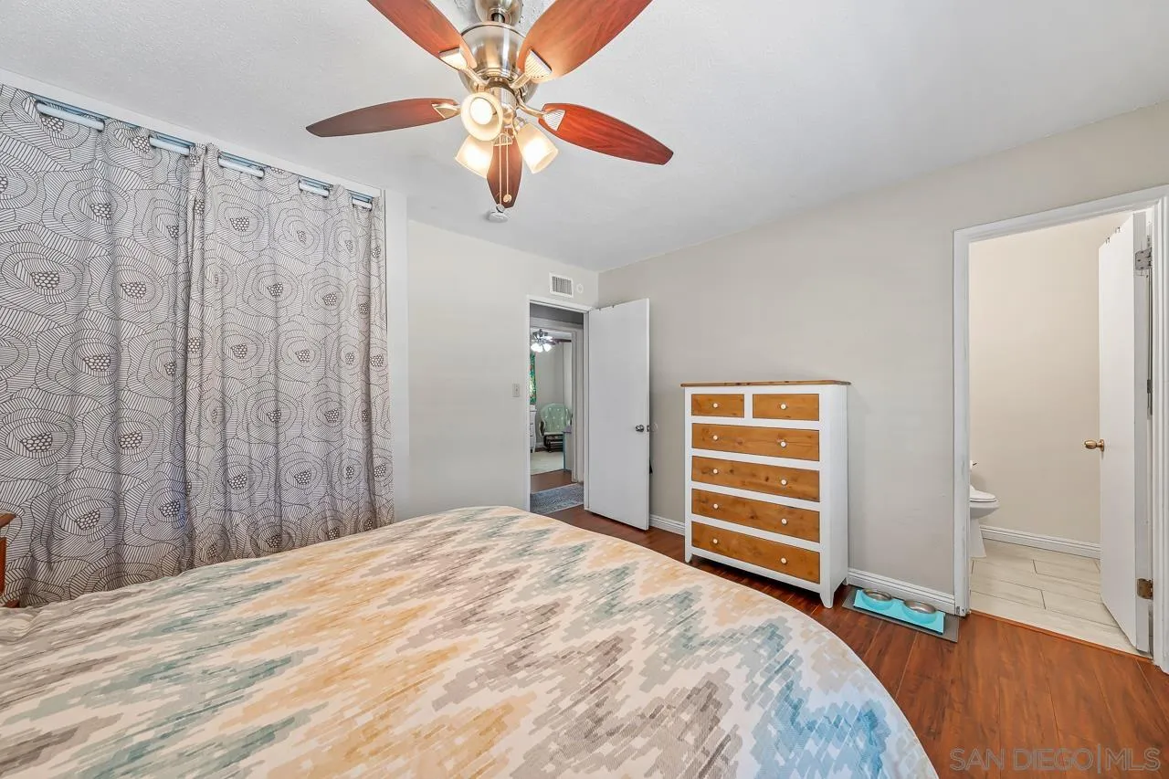 819 Brucker