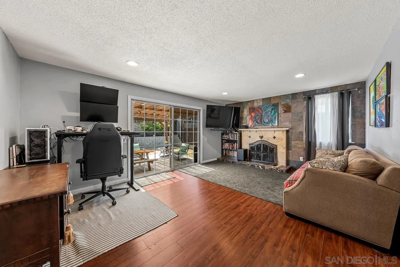 819 Brucker