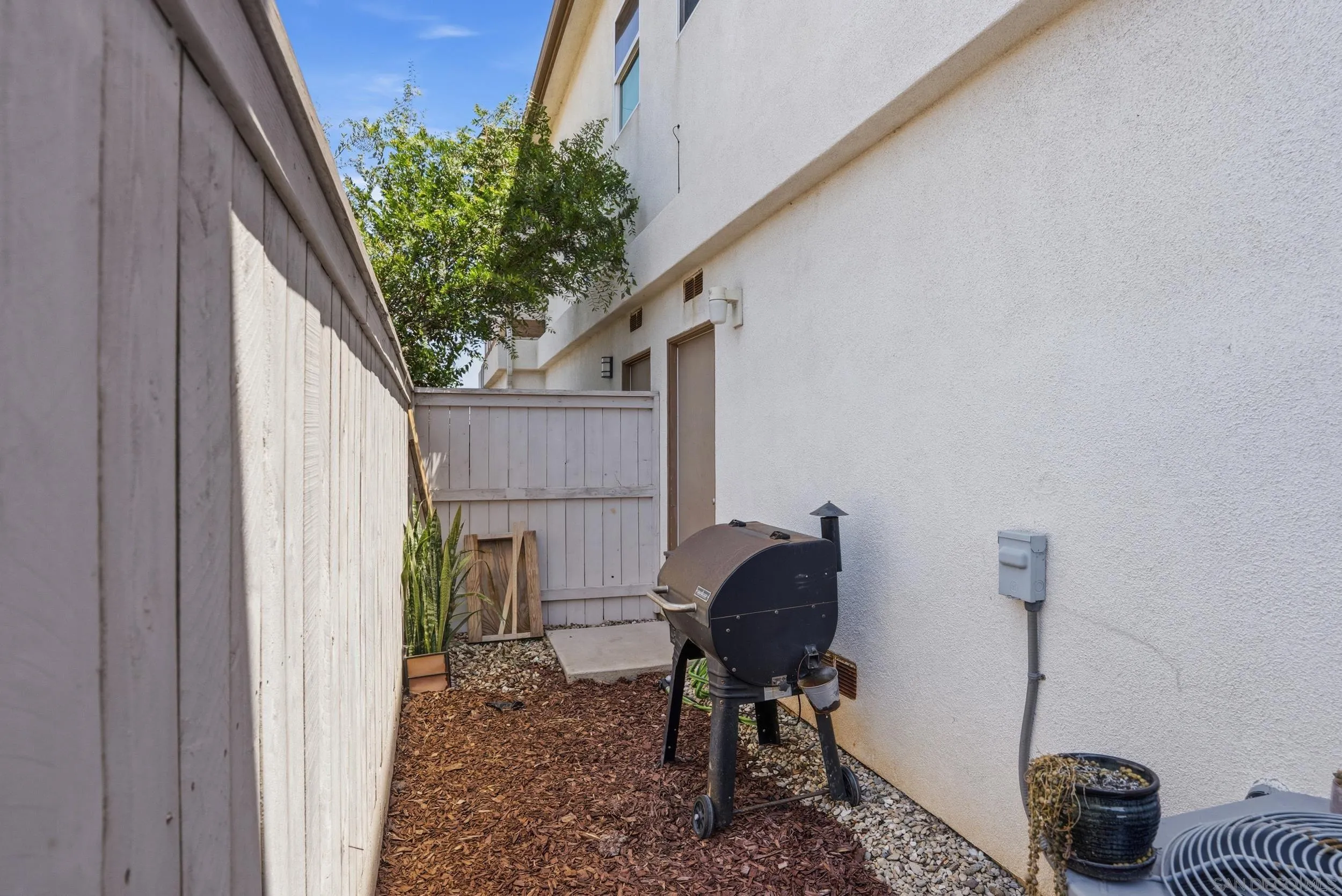 1329 Holly Avenue