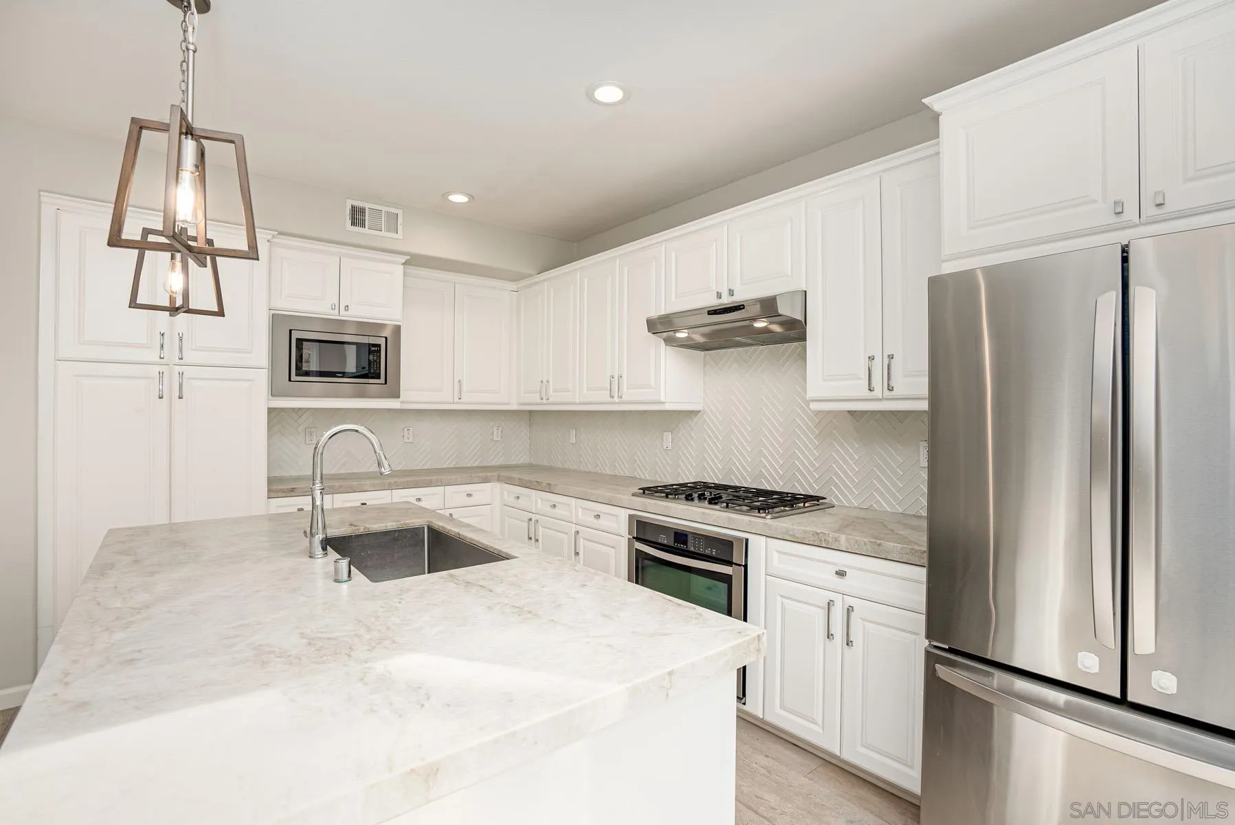11355 Copperleaf