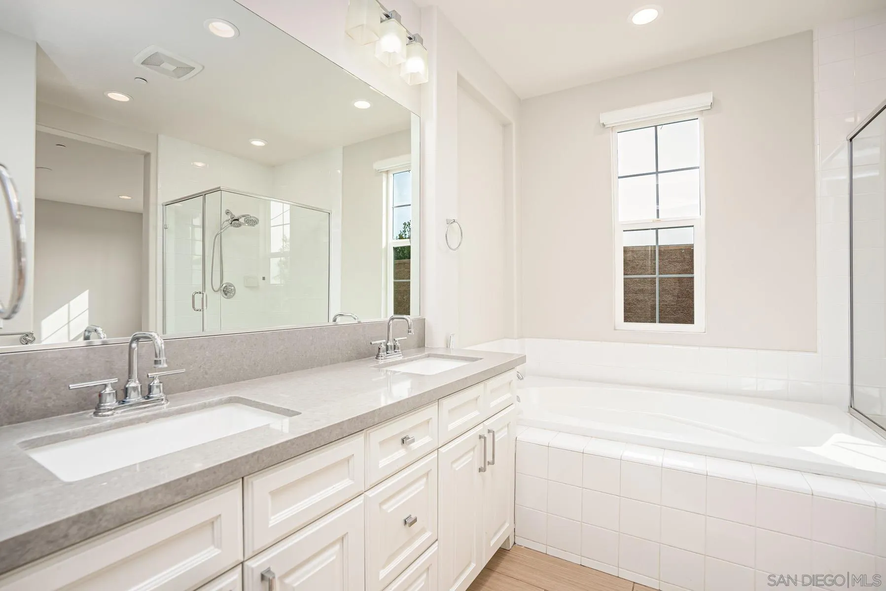 11355 Copperleaf