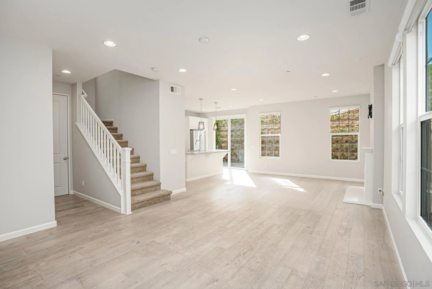 11355 Copperleaf