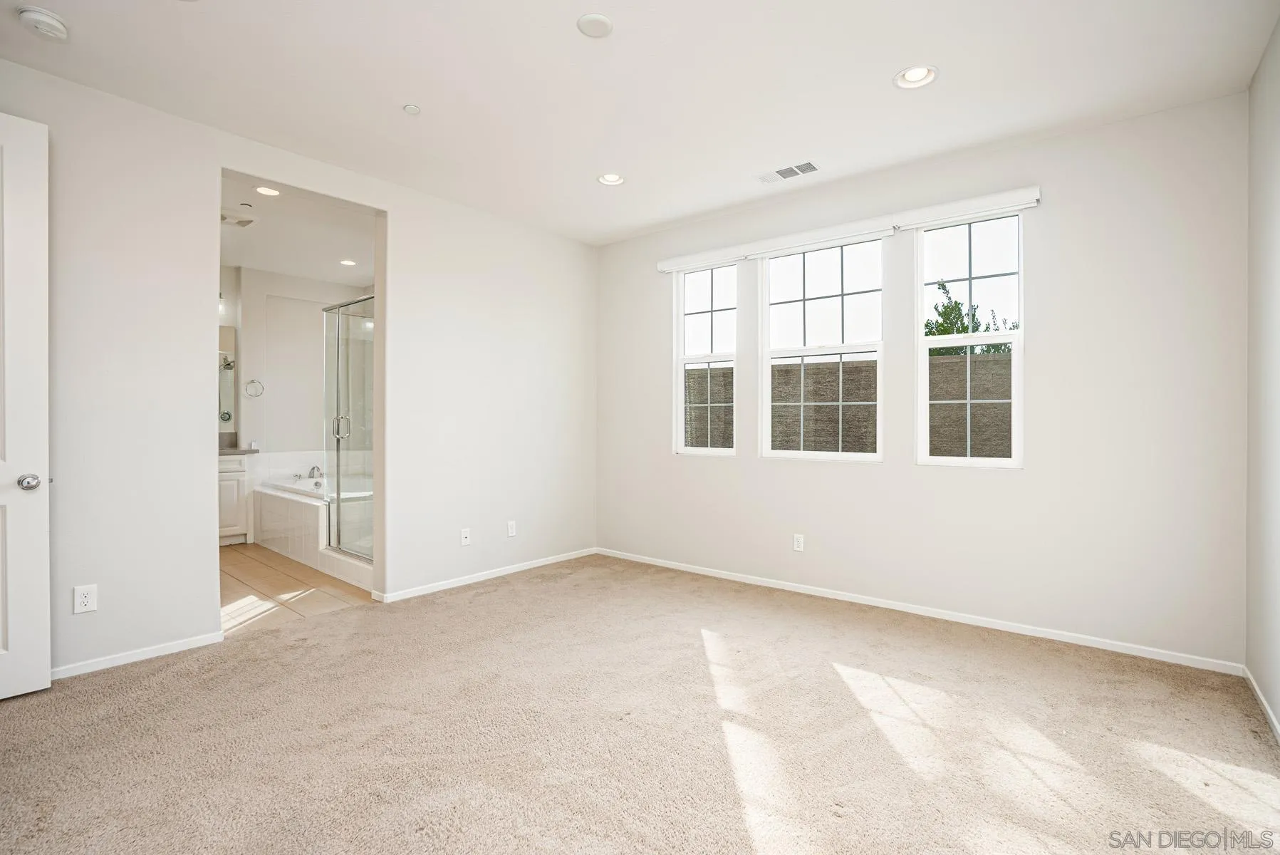 11355 Copperleaf