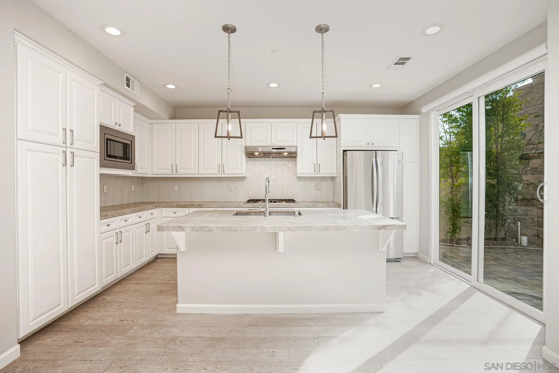 11355 Copperleaf