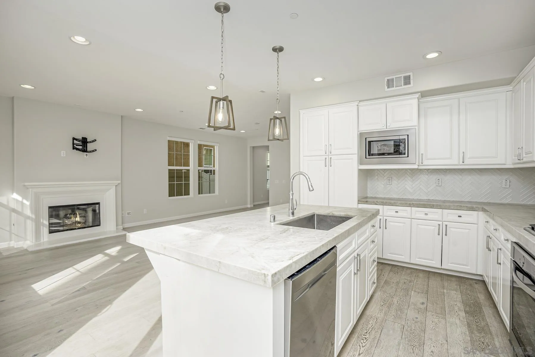 11355 Copperleaf