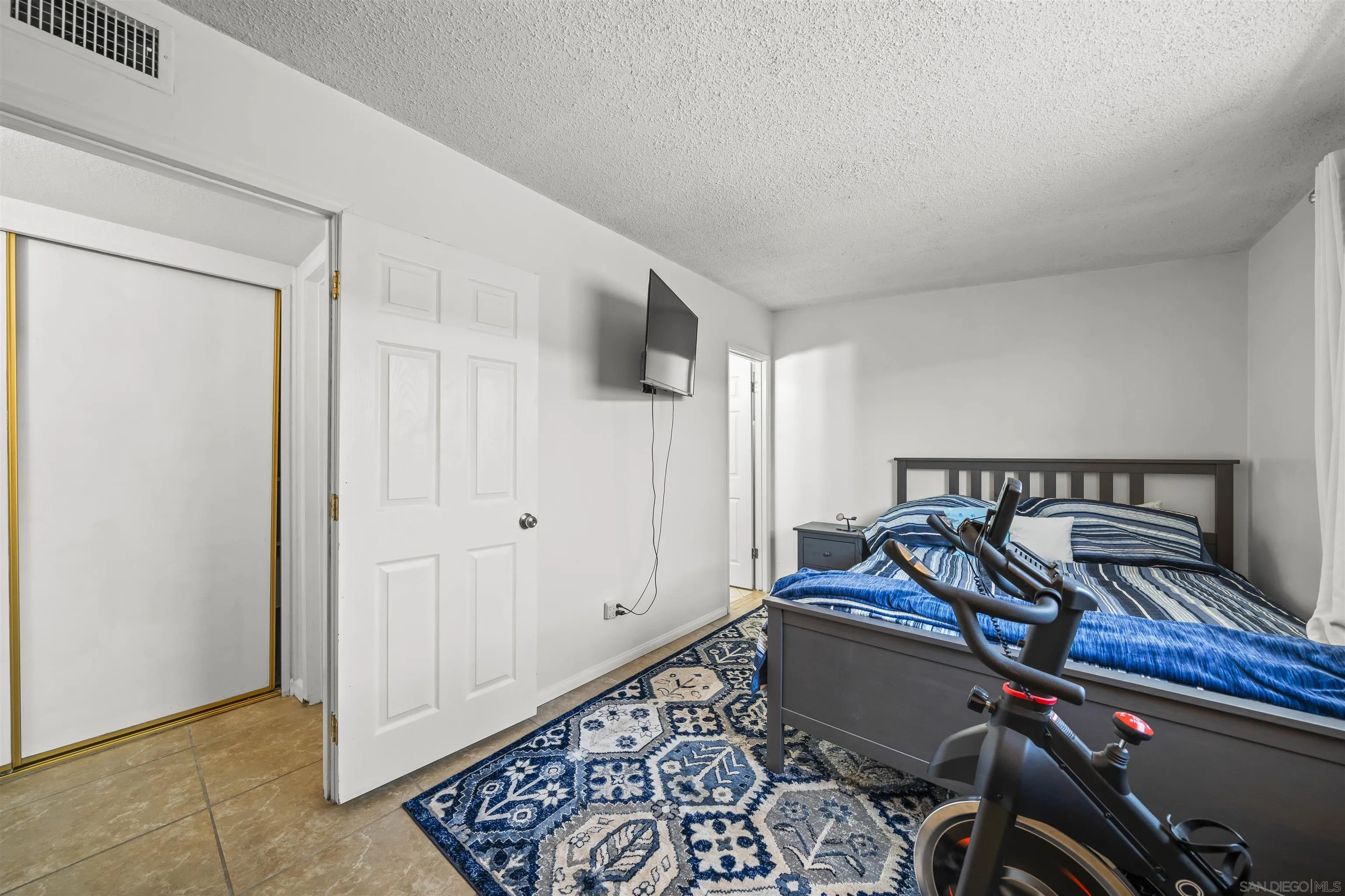 831 Hickory Ct.