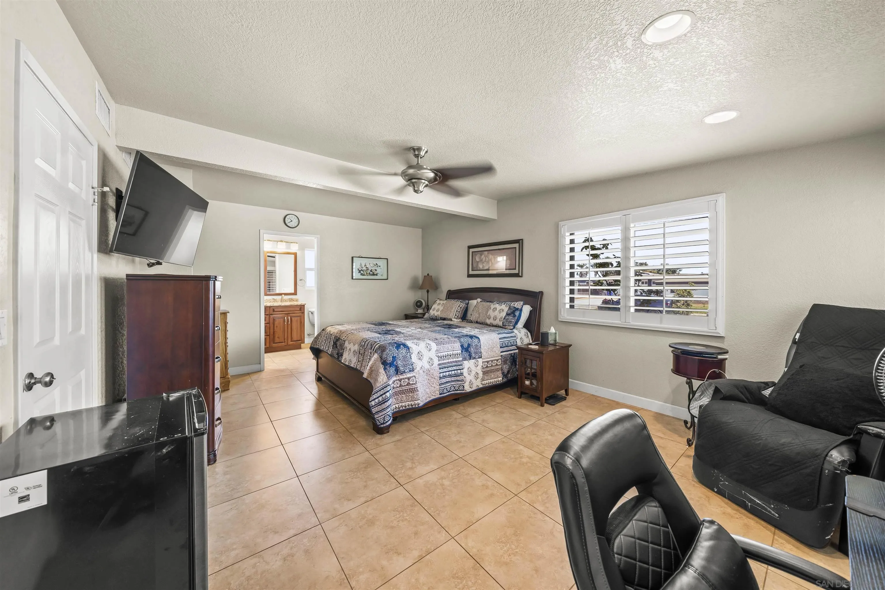 831 Hickory Ct.