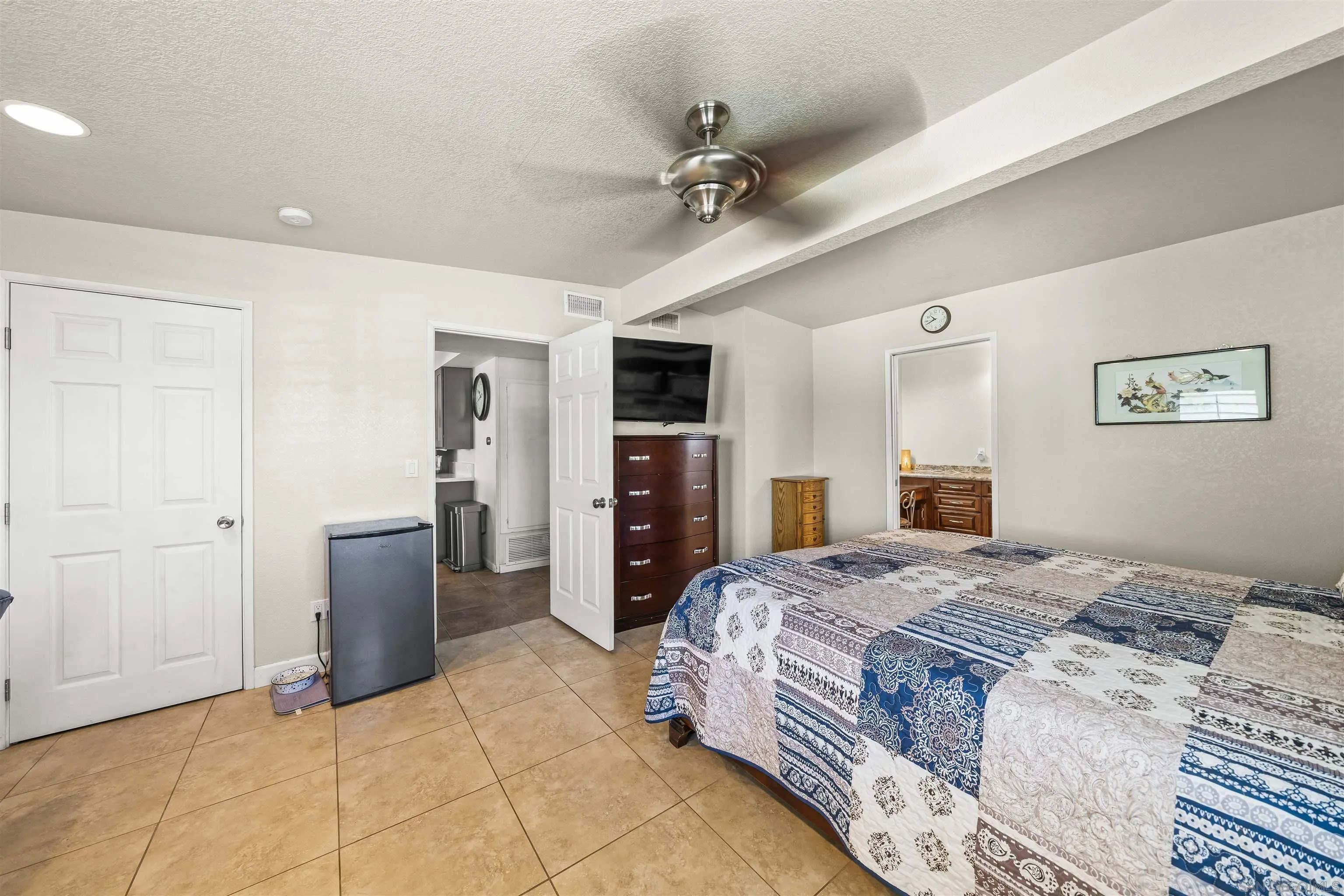 831 Hickory Ct.