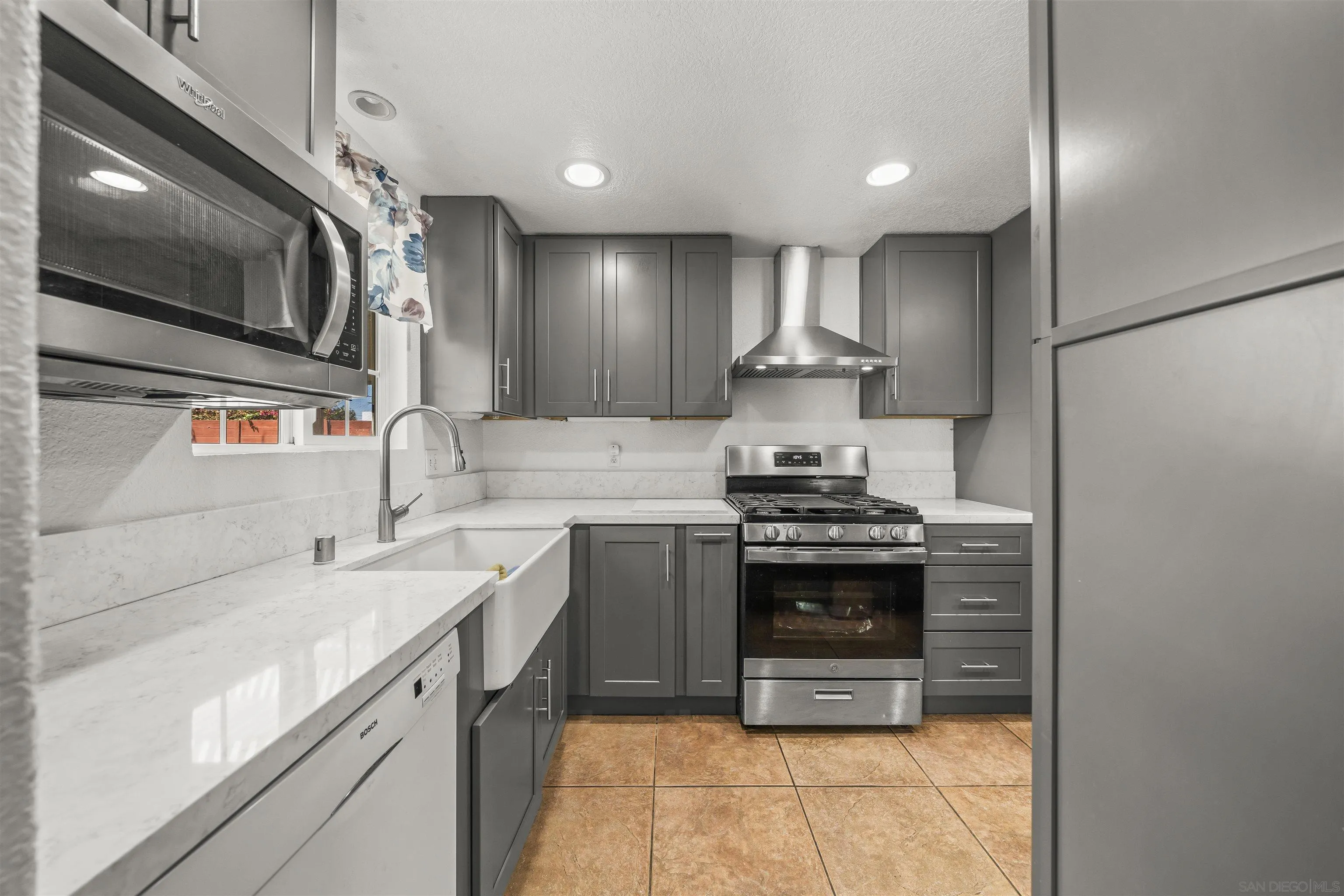 831 Hickory Ct.
