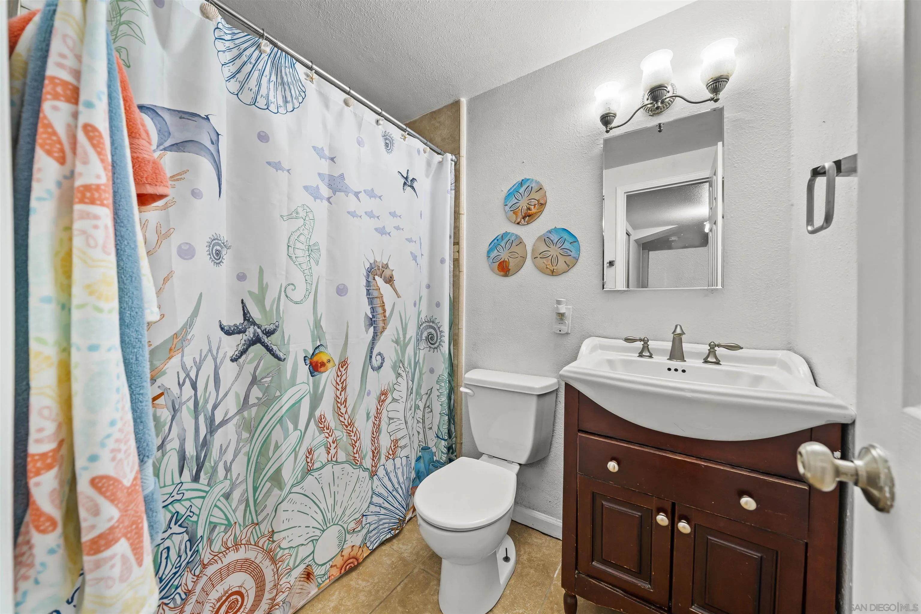 831 Hickory Ct.
