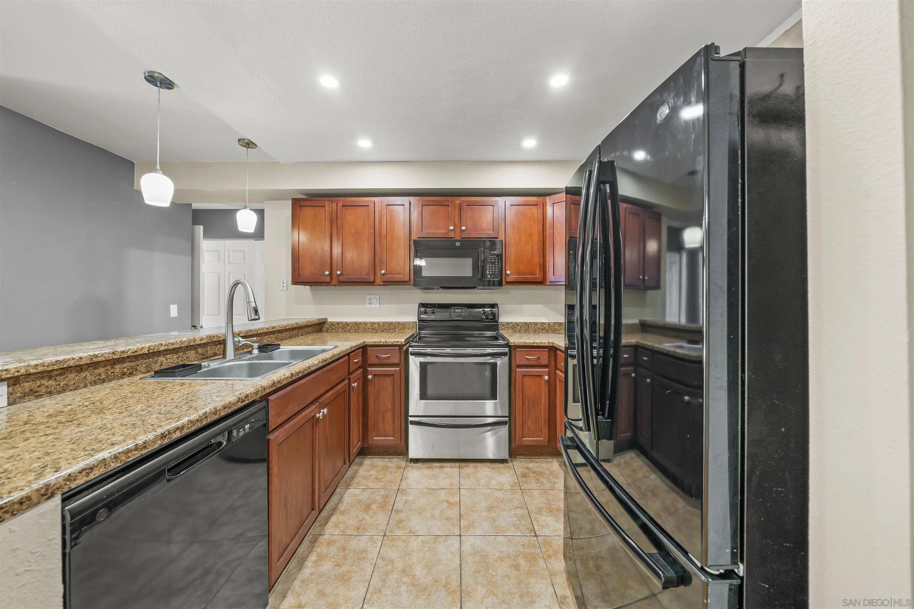 6131 Rancho Mission Rd Unit 113