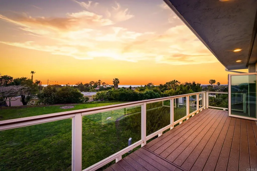 1712 Burgundy Road