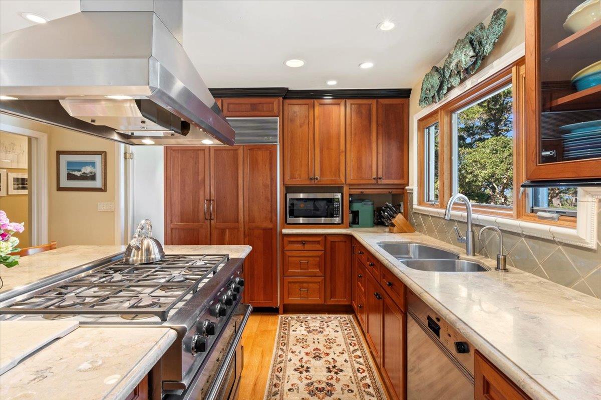 5 Walter Colton DR