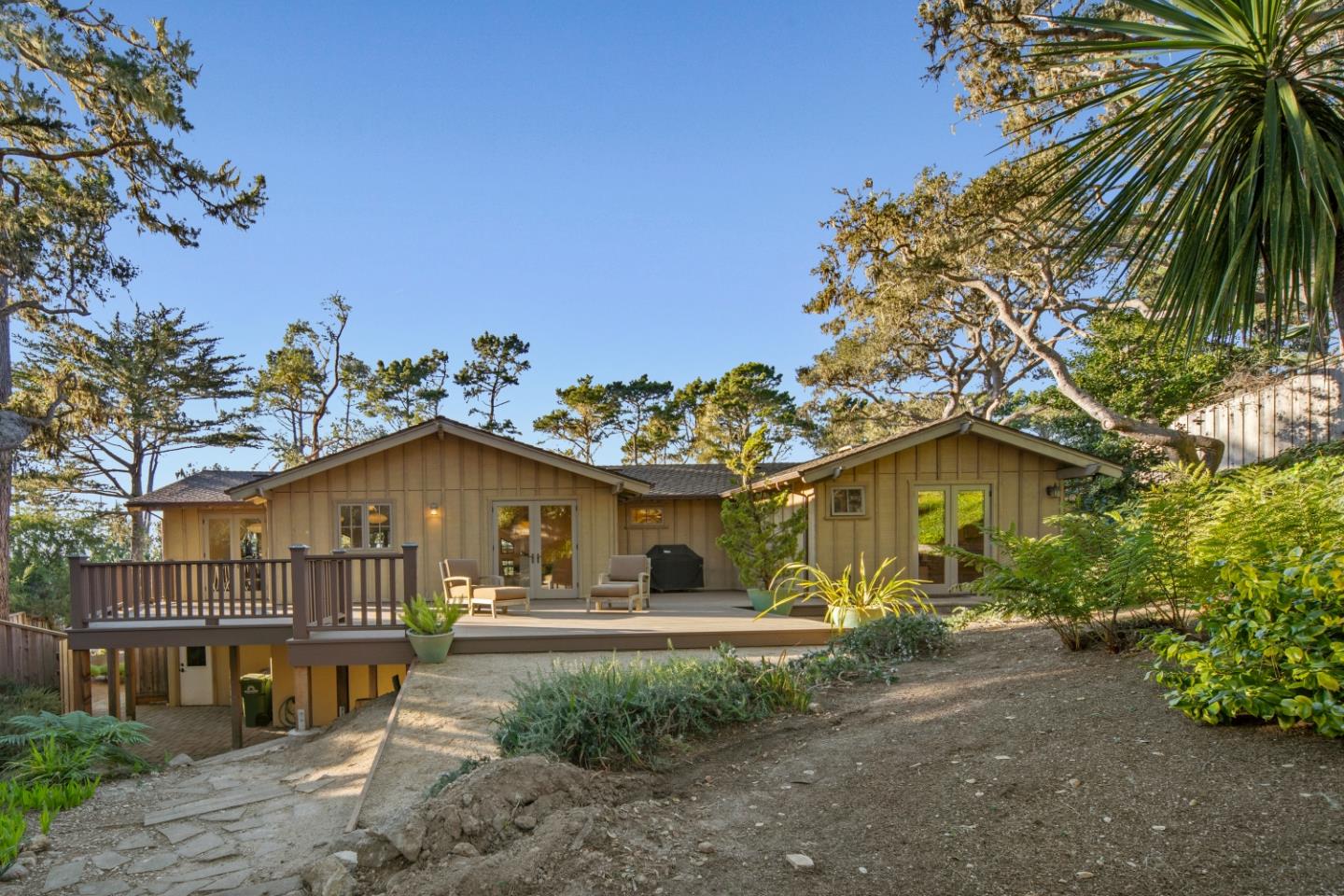 3057 Bird Rock RD