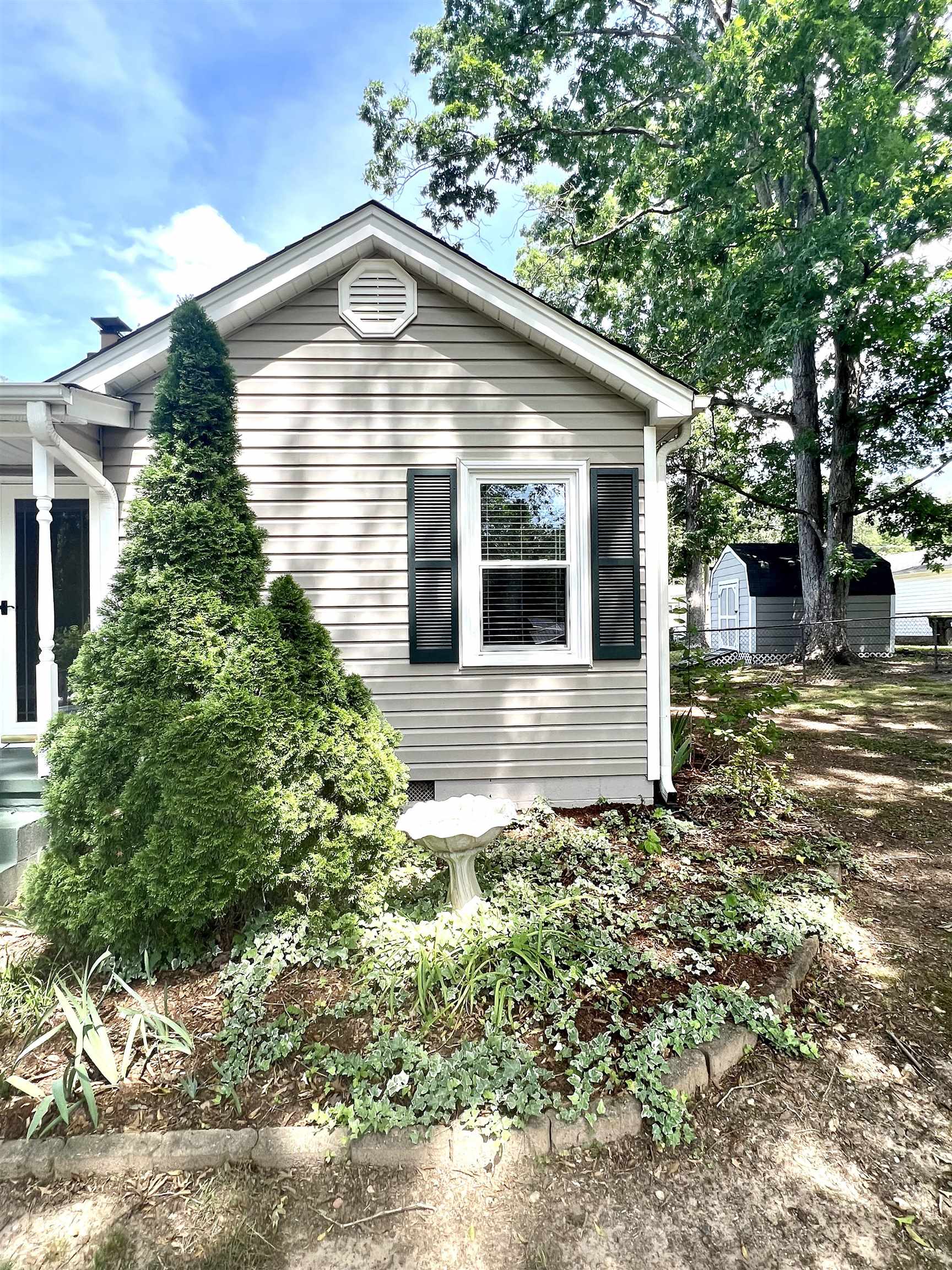 111 S Oakleaf Drive