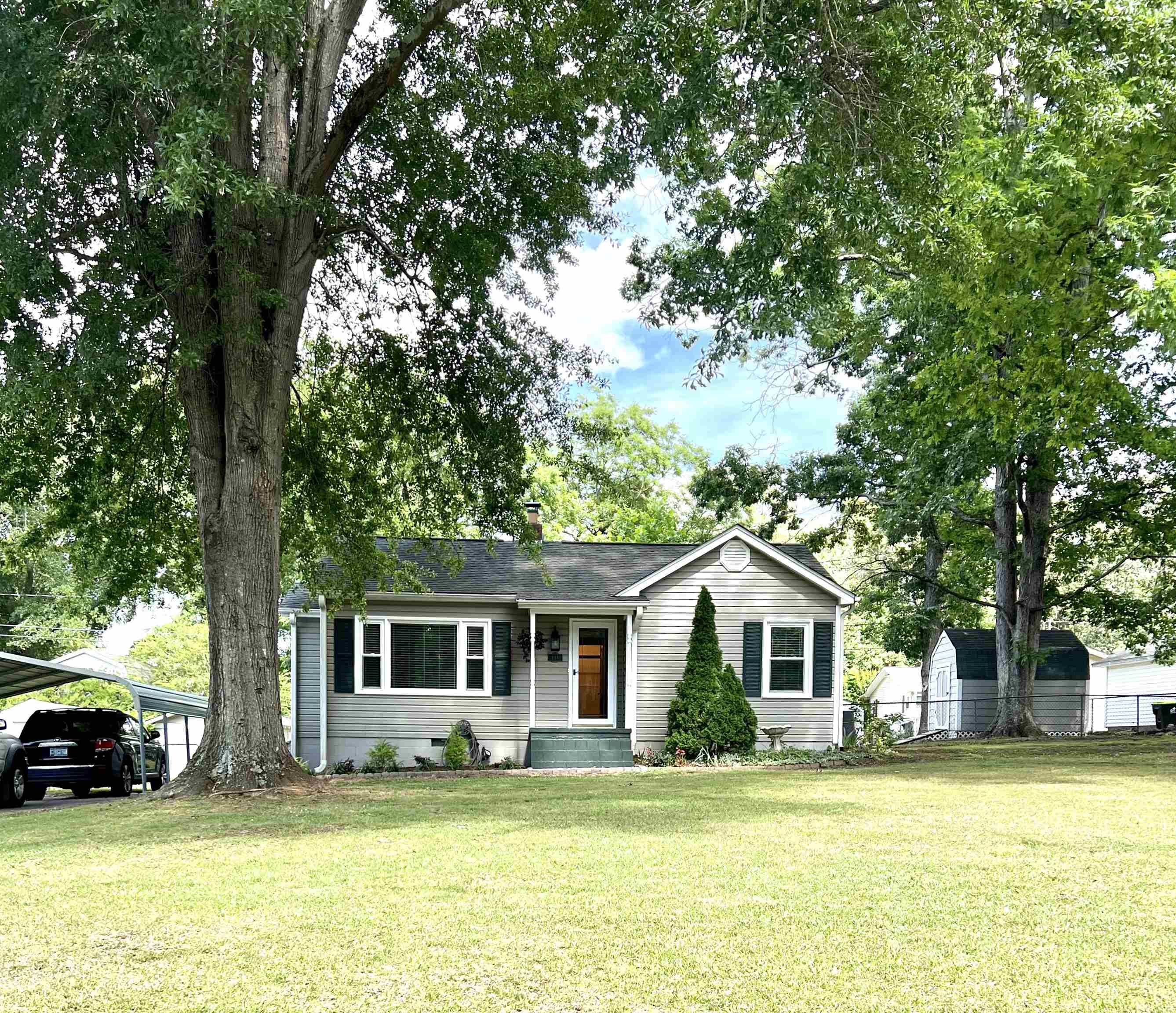 111 S Oakleaf Drive