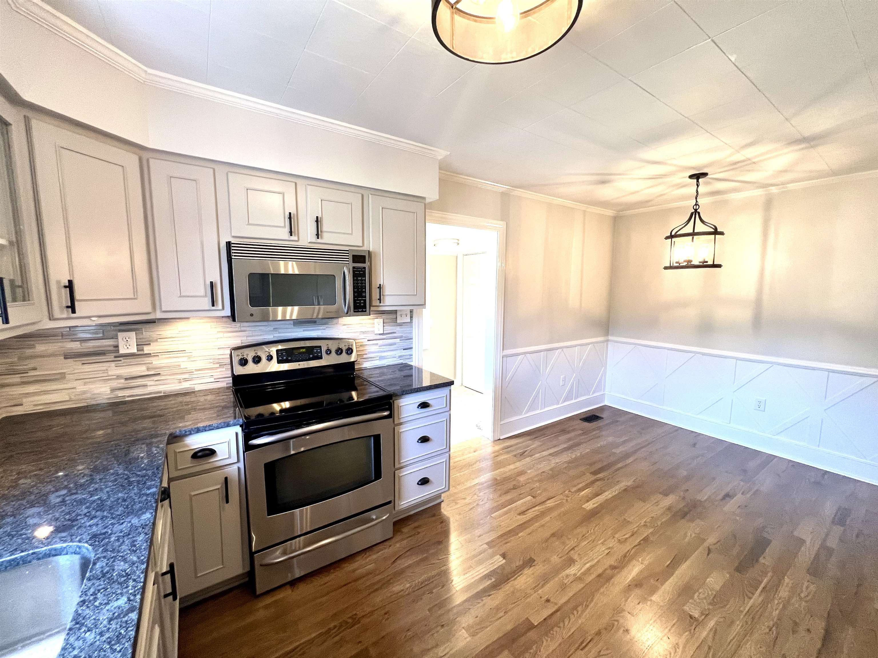 111 S Oakleaf Drive